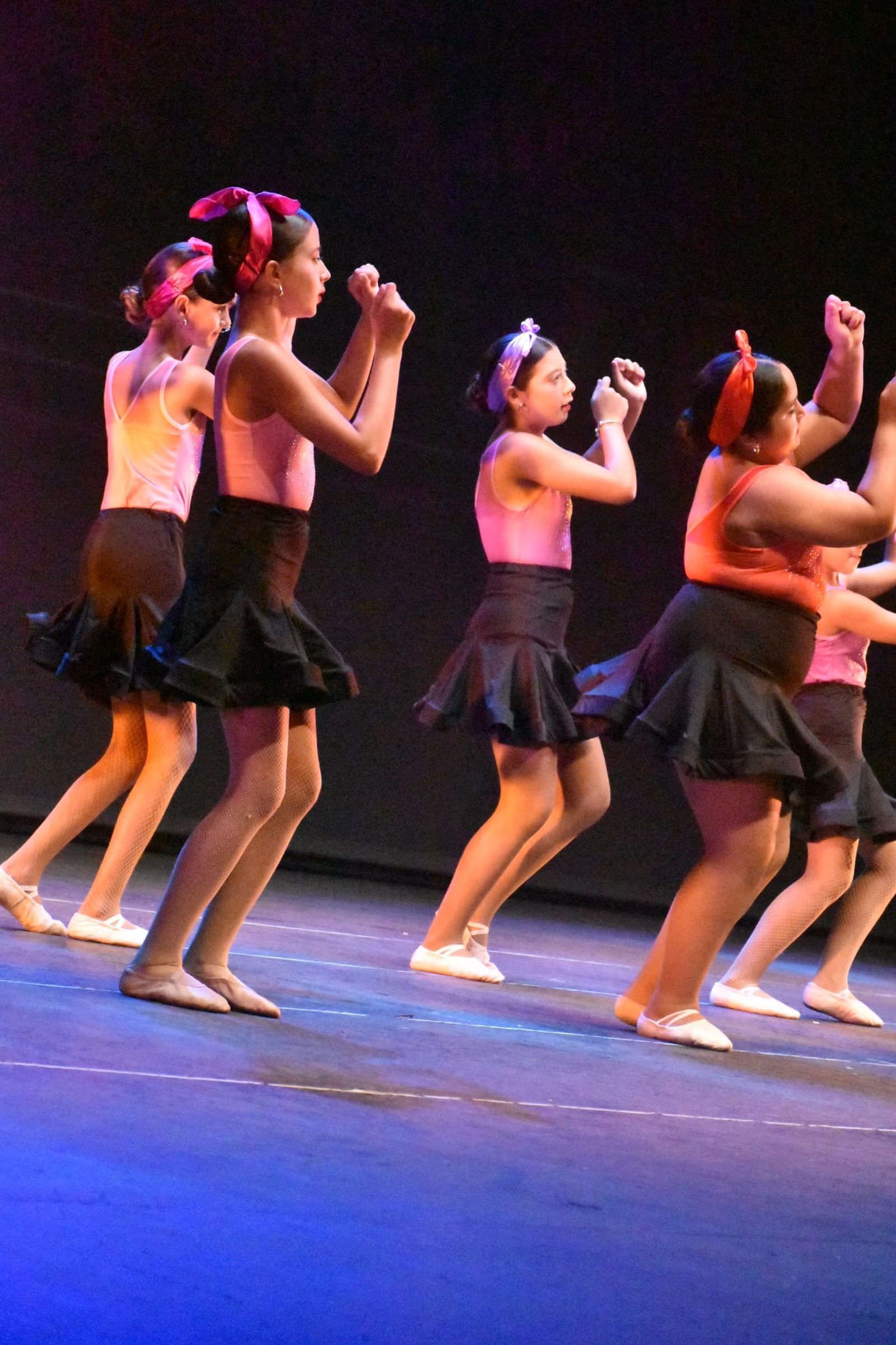 Más de cien bailarinas convierten el Revellín en un escenario de emoción y talento