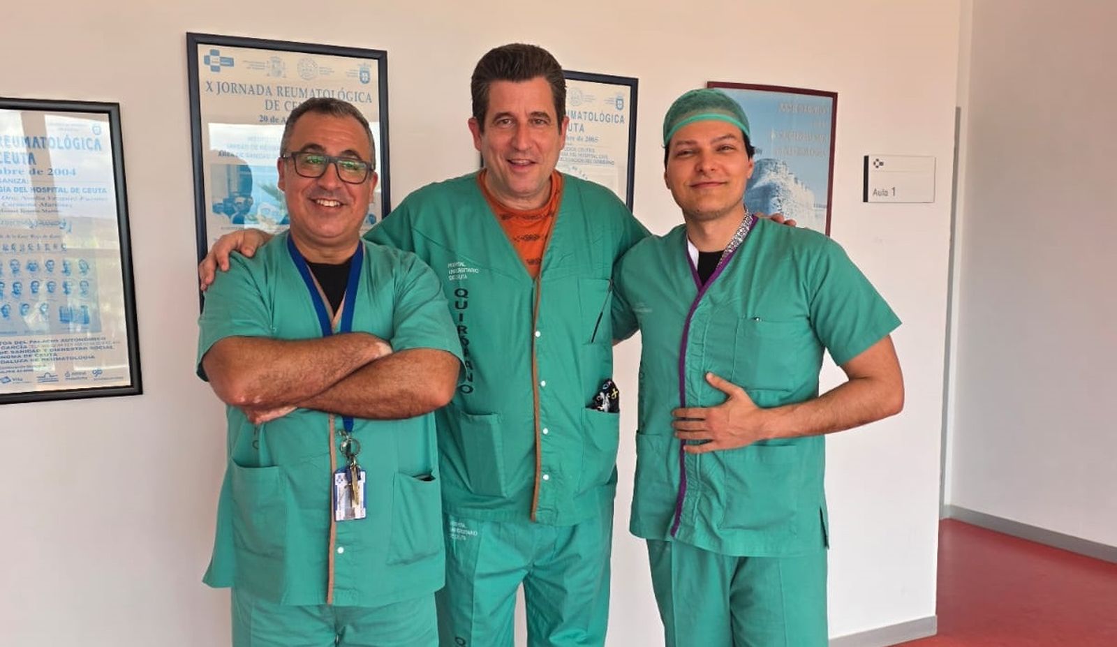 De izquierda a derecha: los urólogos del Hospital de Ceuta Mohamed Mqirage, Vicente Diéguez y Ricardo Ribeiro en una foto de archivo