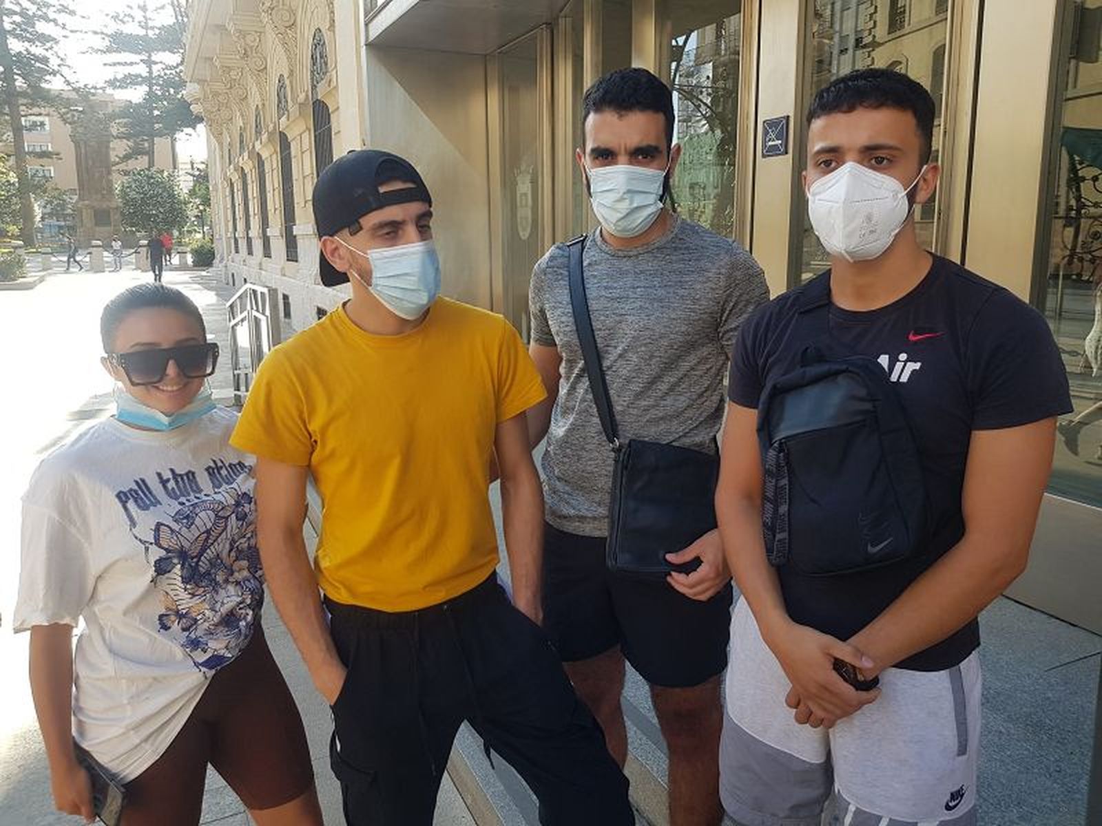 Miembros del grupo ciudadano 'Unidad contra la Injusticia en Ceuta'. / FOTO NICOL'S Miembros del grupo ciudadano 'Unidad contra la Injusticia en Ceuta'. / FOTO NICOL'S