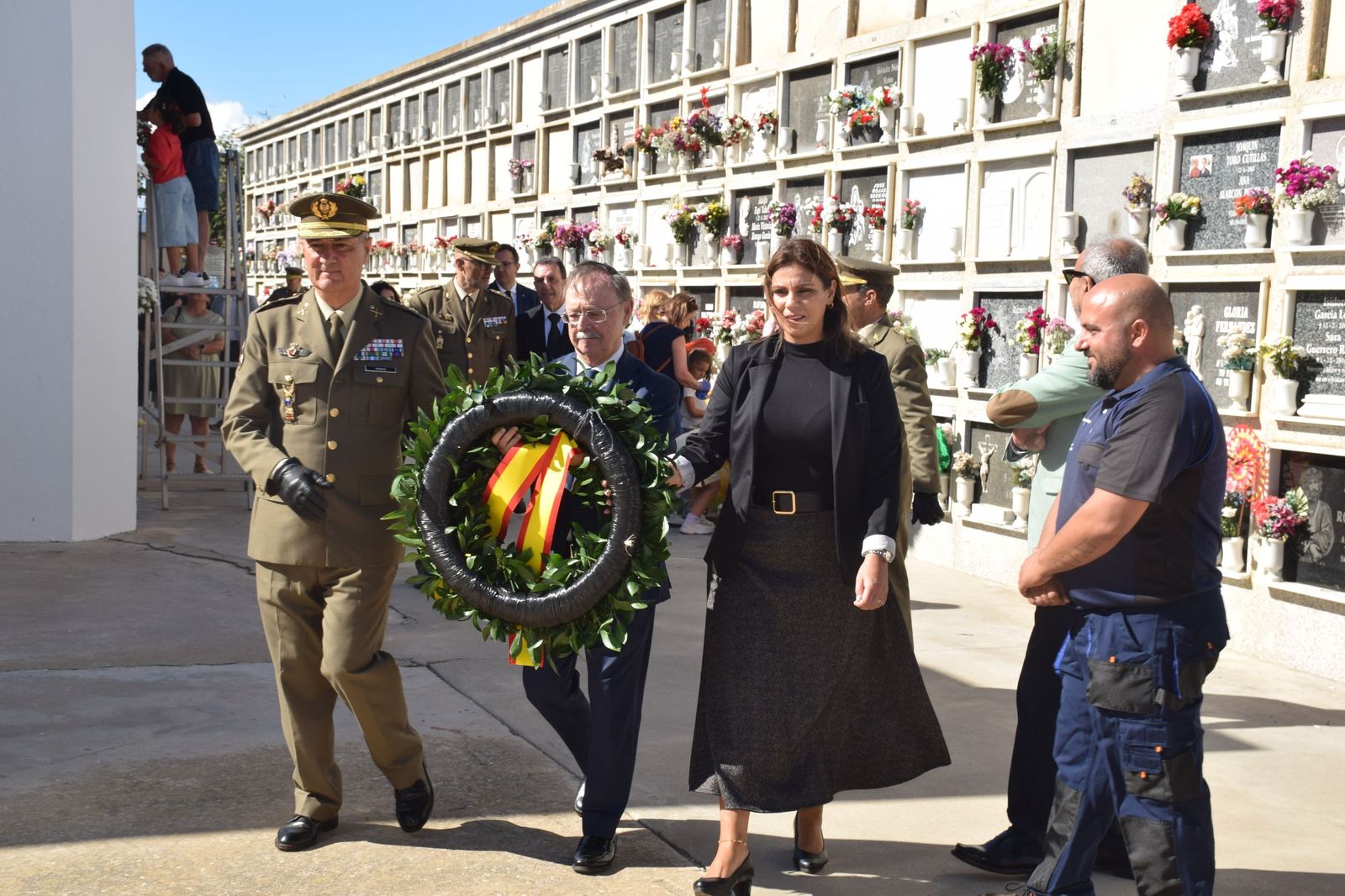 Un recuerdo institucional en el Día de Difuntos para quienes faltan