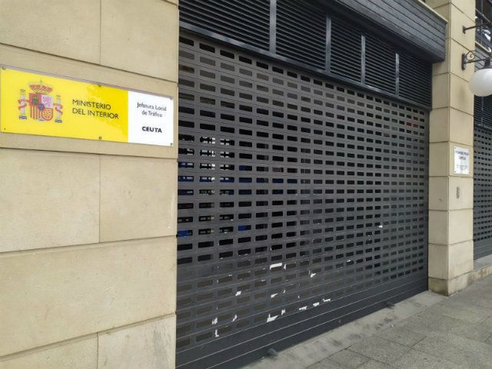 Fachada de la DGT en Ceuta.