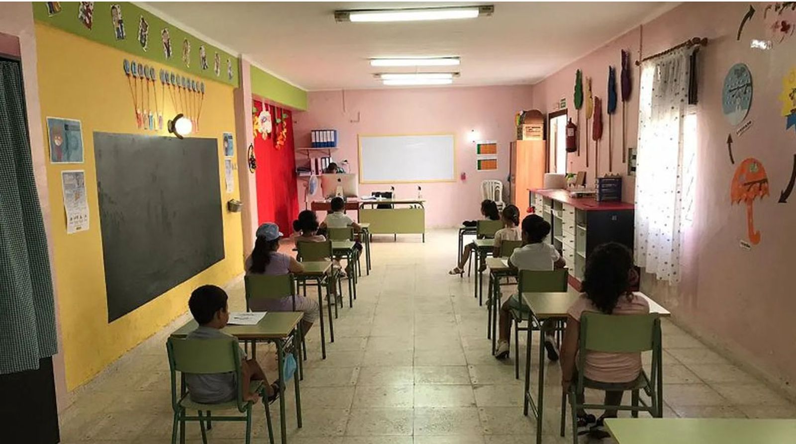 Alumnos de un centro escolar ceutí en clase