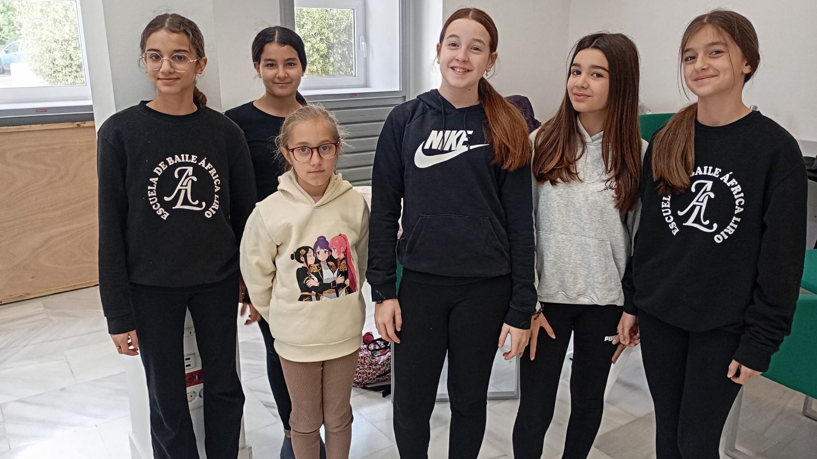 Un grupo de jóvenes bailarinas