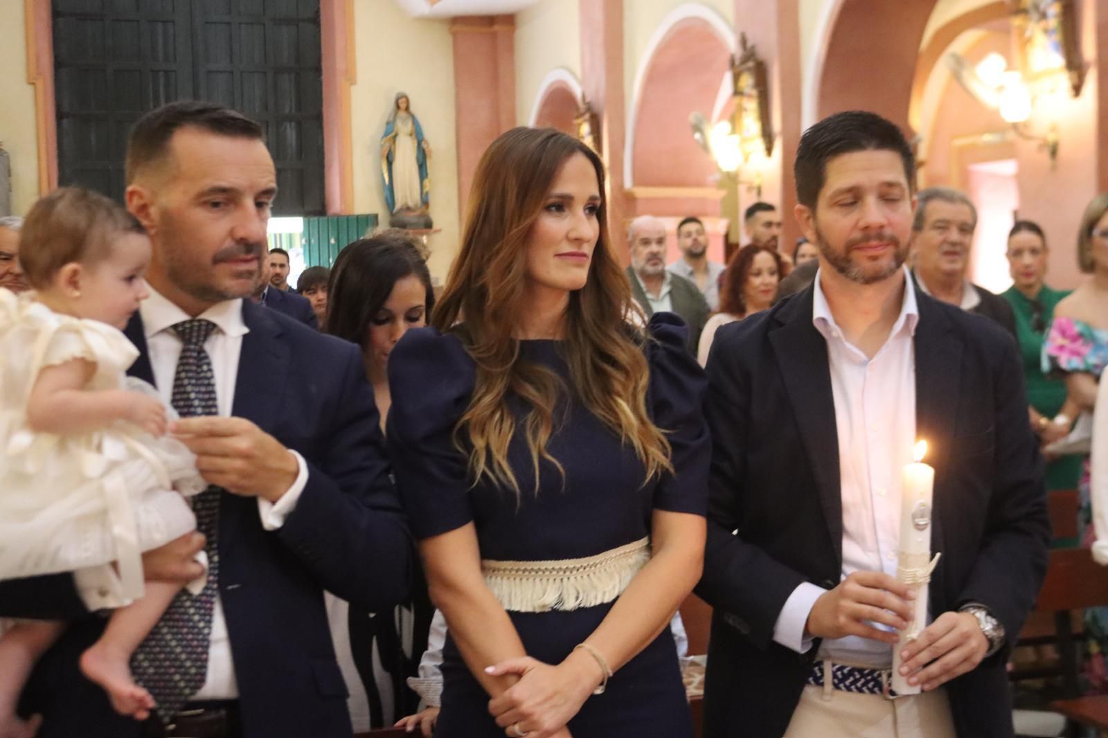 Fabián y Alba reciben el sacramento del bautismo