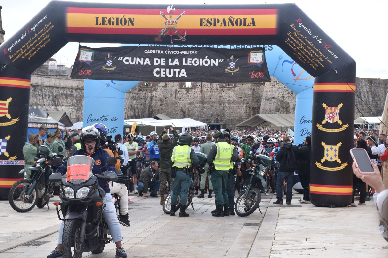FOTOGALERÍA | Miles de corredores toman la salida en la X Cuna de la Legión: mira las imágenes