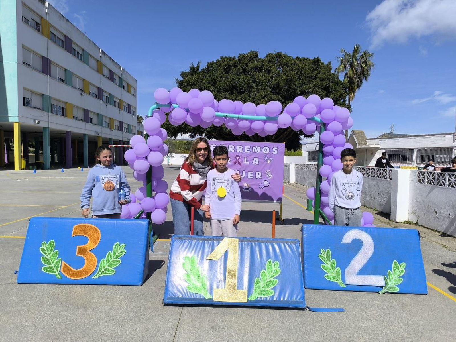 El 'Rey Juan Carlos I' corre por la igualdad