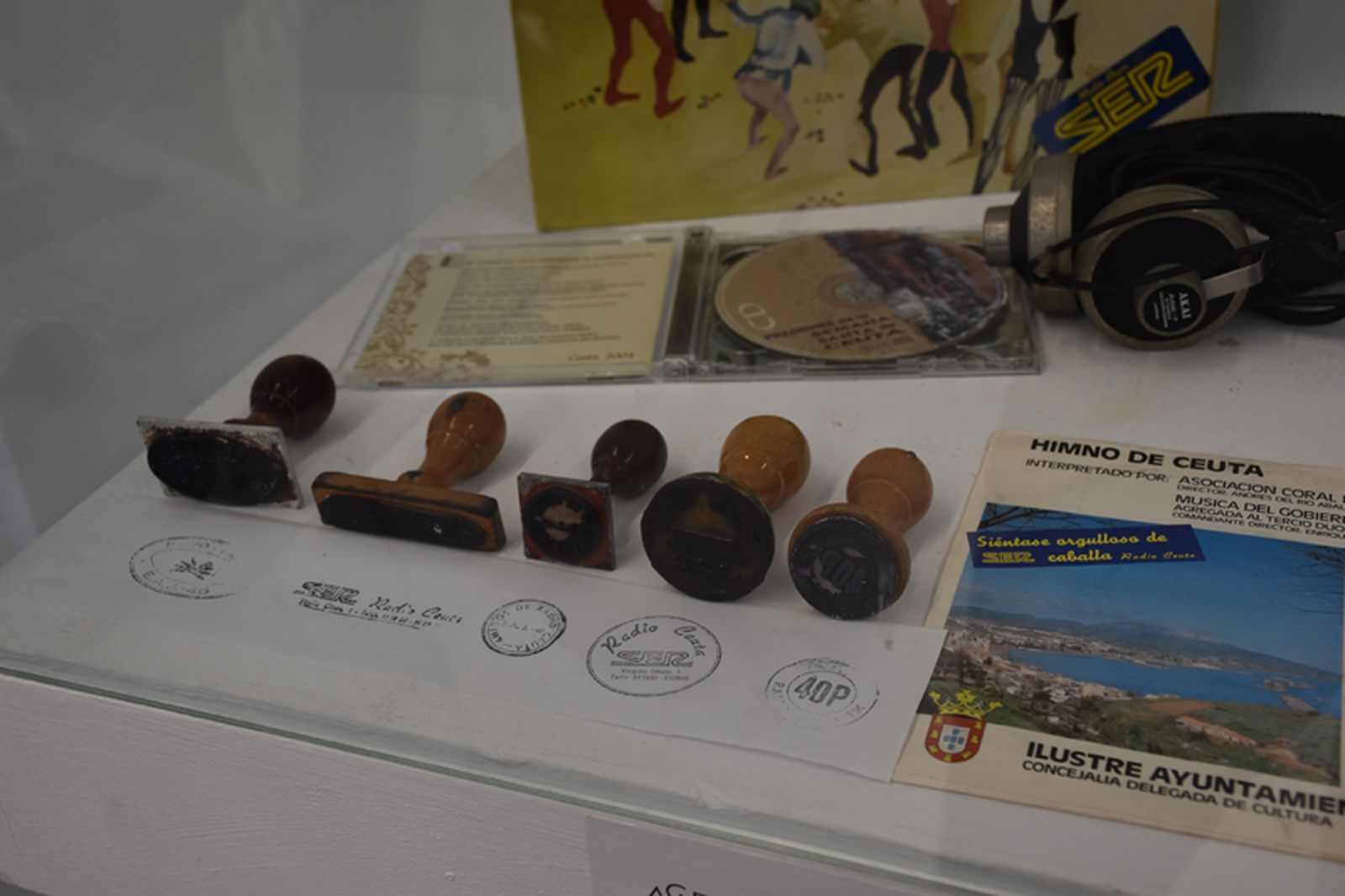 Sellos de Radio Ceuta. / FOTO G.S.