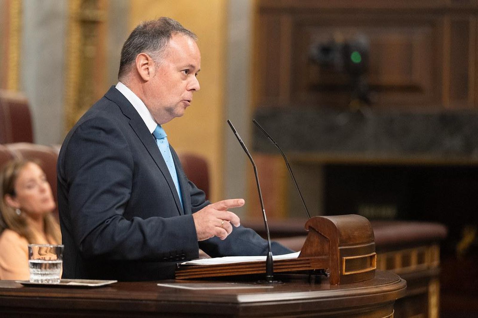 El diputado nacional del PP por Ceuta, Javier Celaya, asegura que la falta de contrato renovado supone “otro golpe” a la movilidad de la ciudad y evidencia “desinterés total” por sus necesidades