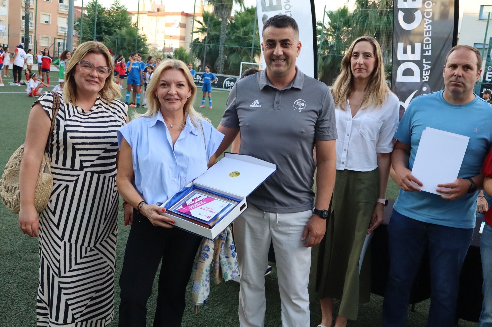 Entrega de trofeos de la Liga Escolar Femenina