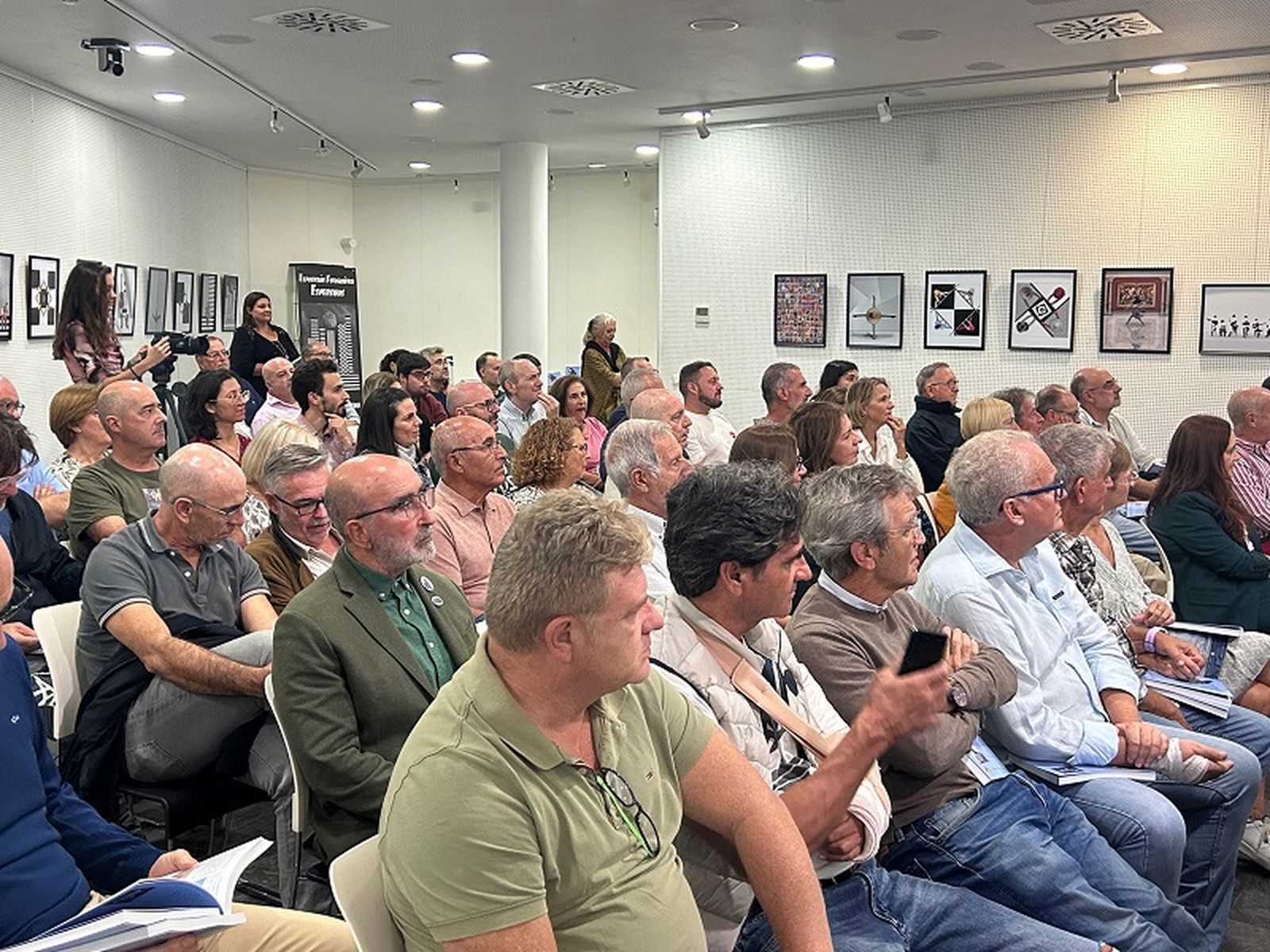Presentación del libro "Aves de la península tingitana" | FOTO E.A.Z.