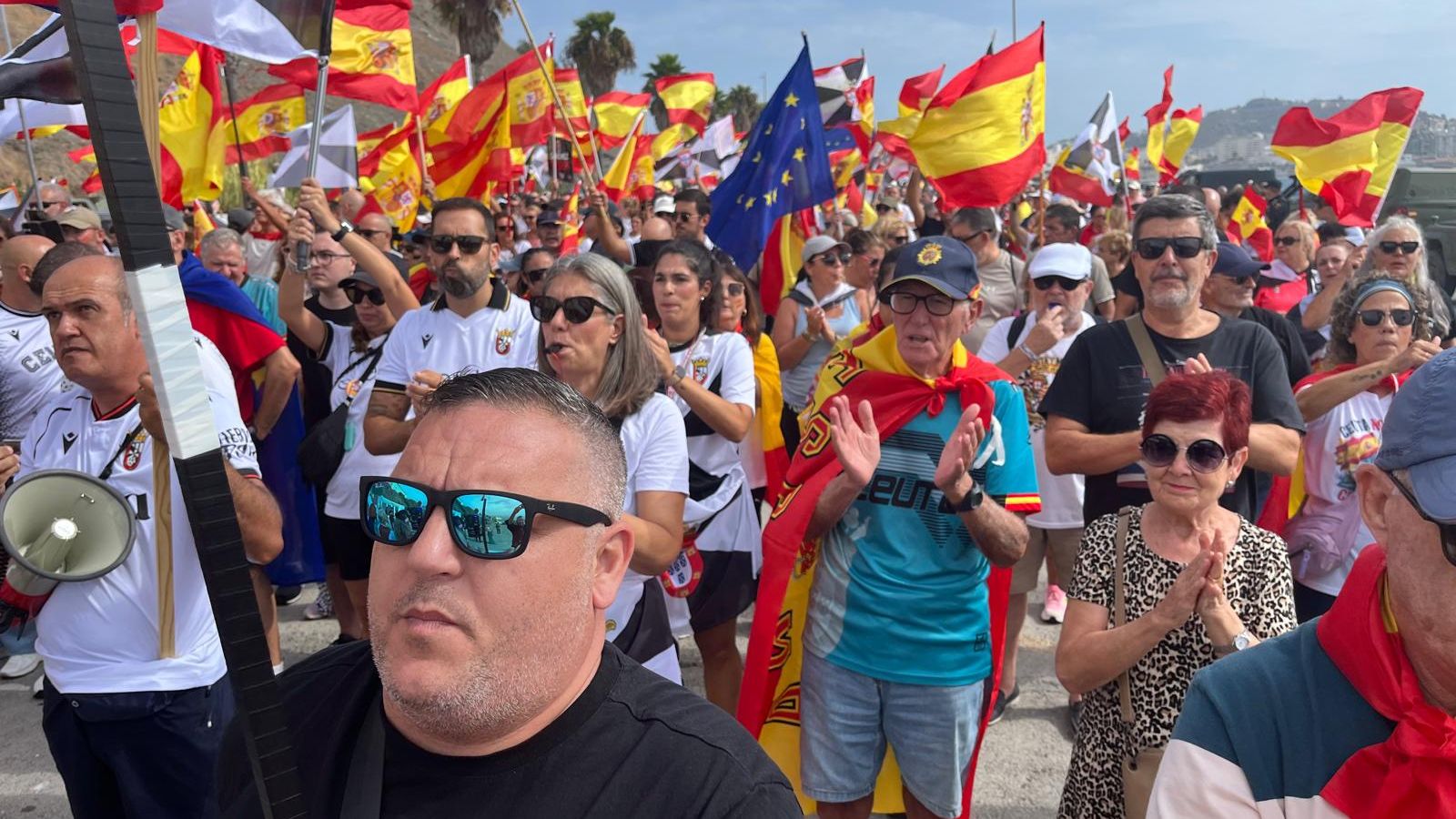 Marcha ciudadana hacia el Tarajal por la españolidad de Ceuta y la protección de la frontera
