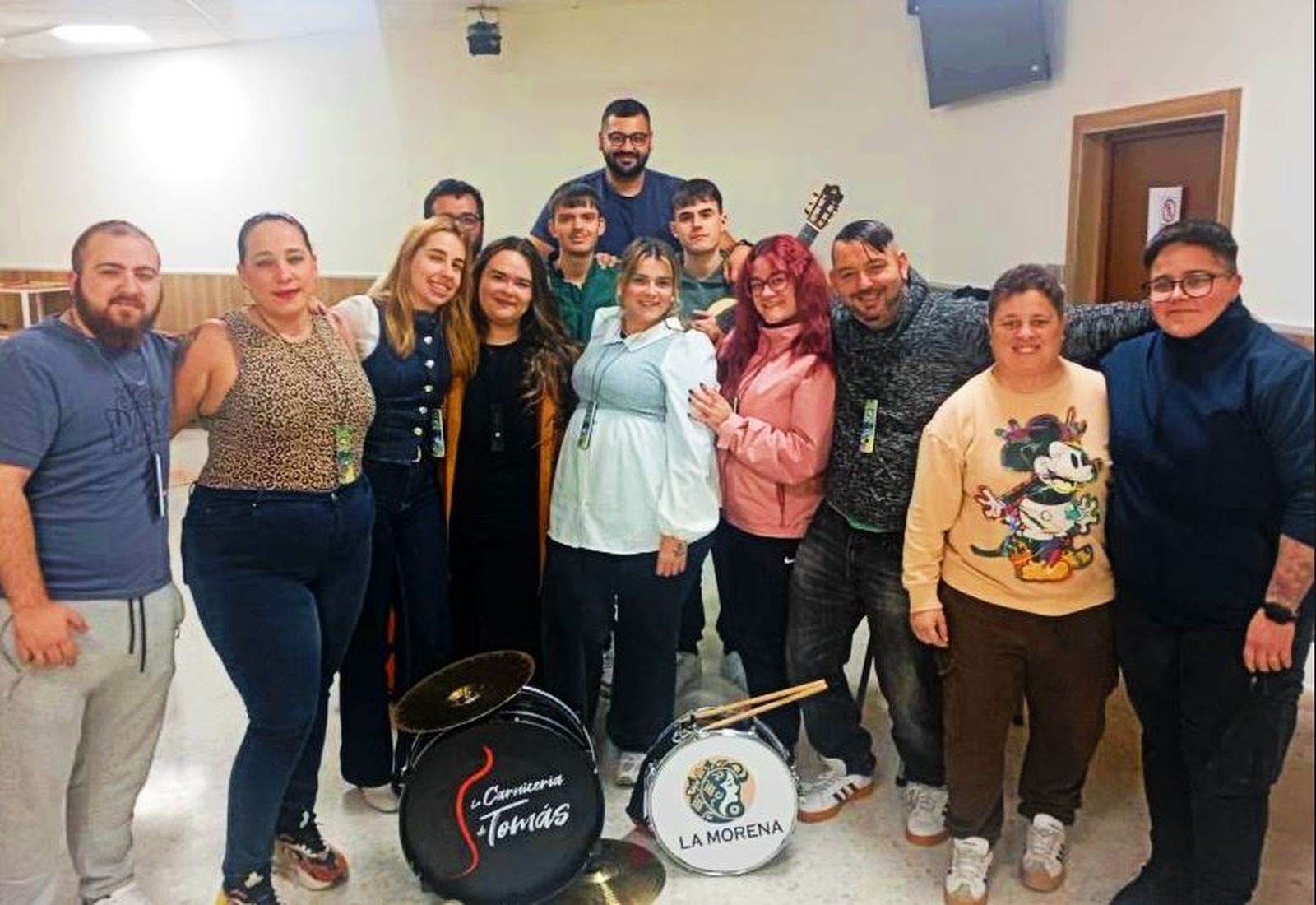 El grupo, en el local de ensayo