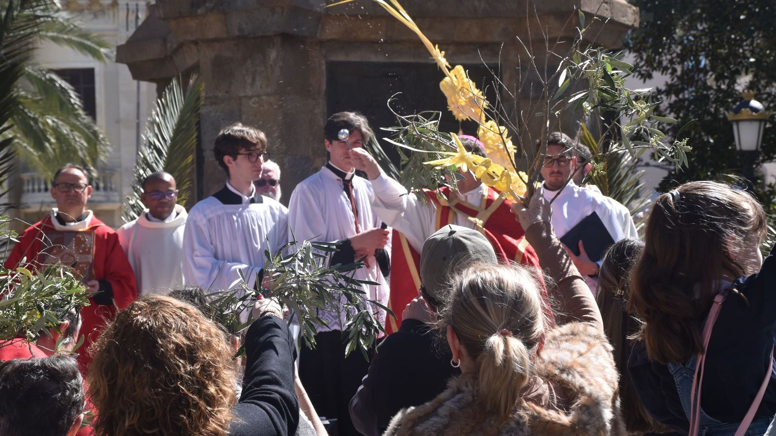 Procesión y bendición de las palmas y misa en el Santuario de África por el Domingo de Ramos