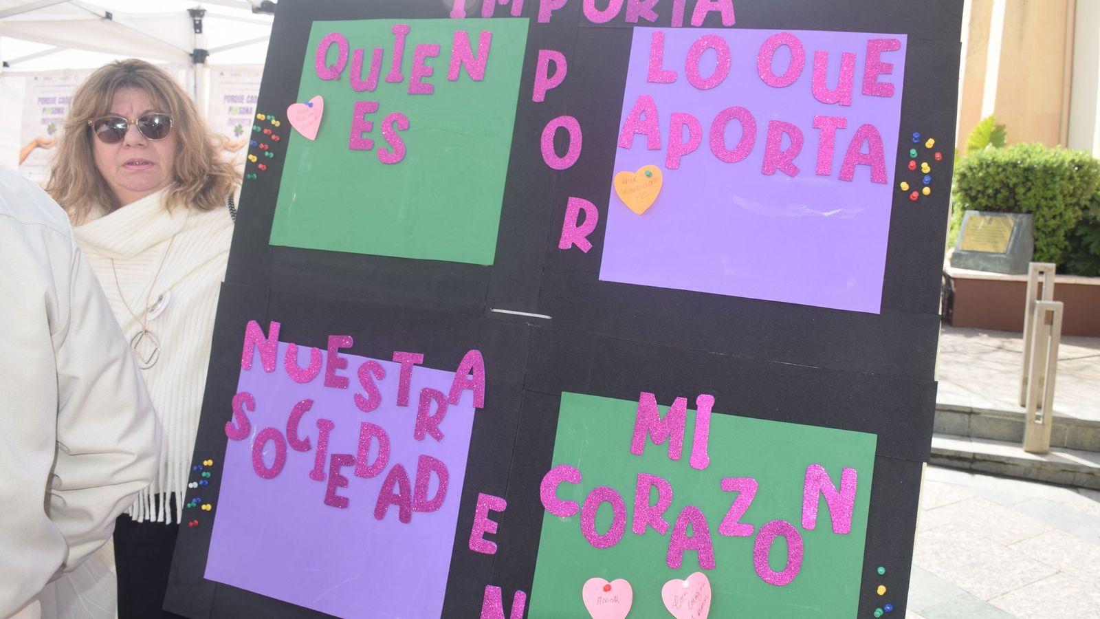 Acto de ADEN en la plaza de los Reyes con motivo del Día de las Enfermedades Raras