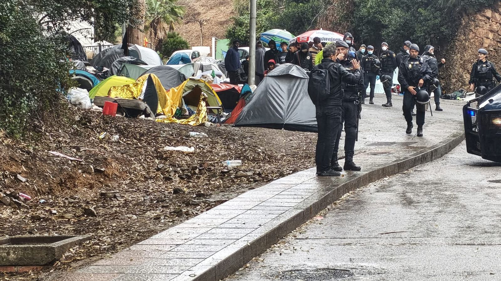 La Policía Nacional, en las inmediaciones del CETI para desalojar la zona