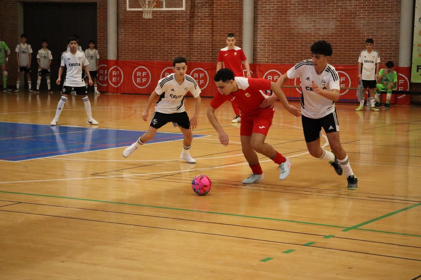 ef27ab65-d127-4b23-b977-d18504cb2eb1