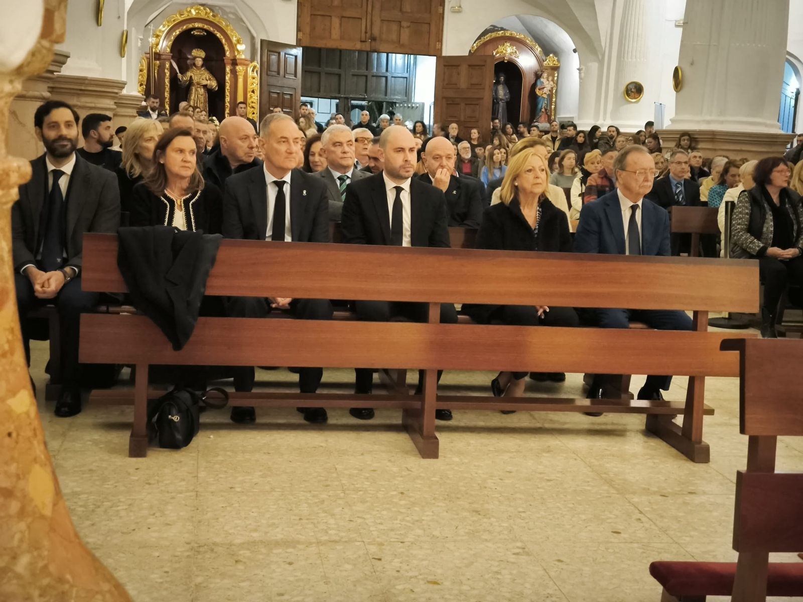 Una misa en la iglesia de África rinde memoria al capitán Álvaro García