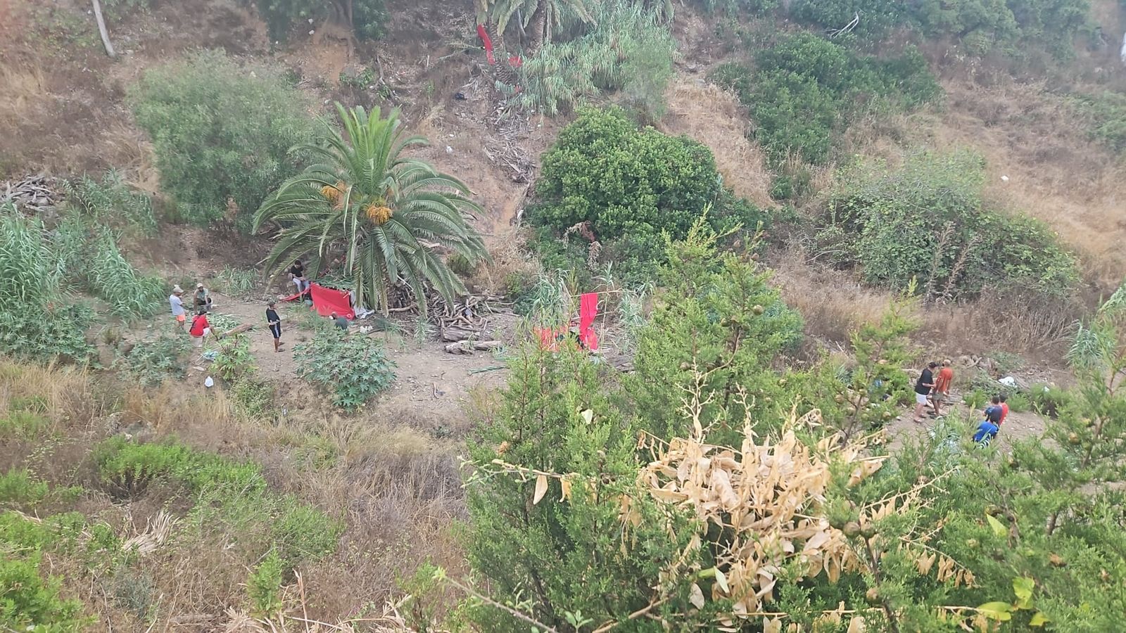 Migrantes, en los alrededores del CETI