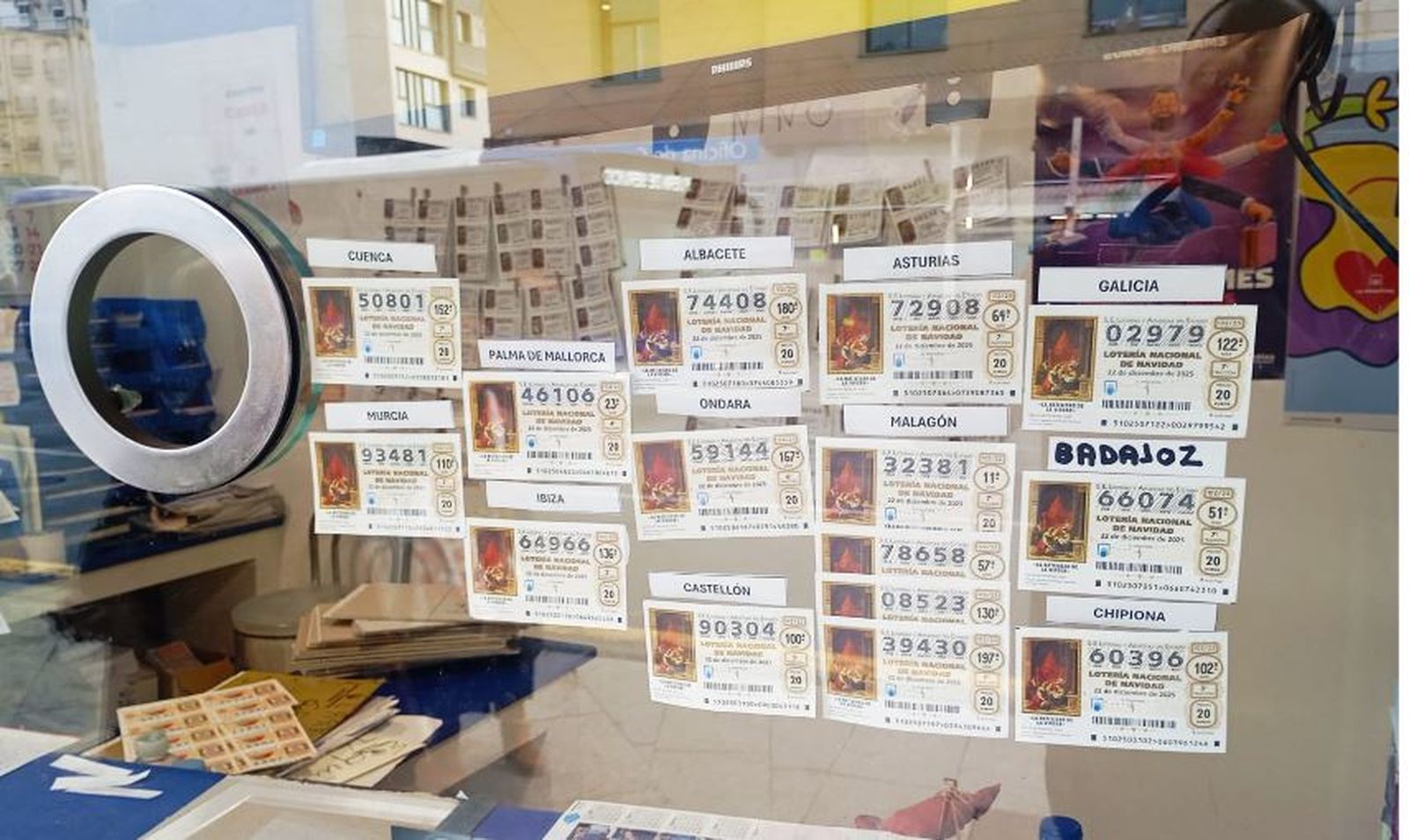 Décimos de lotería, a la venta en una adiministración ceutí