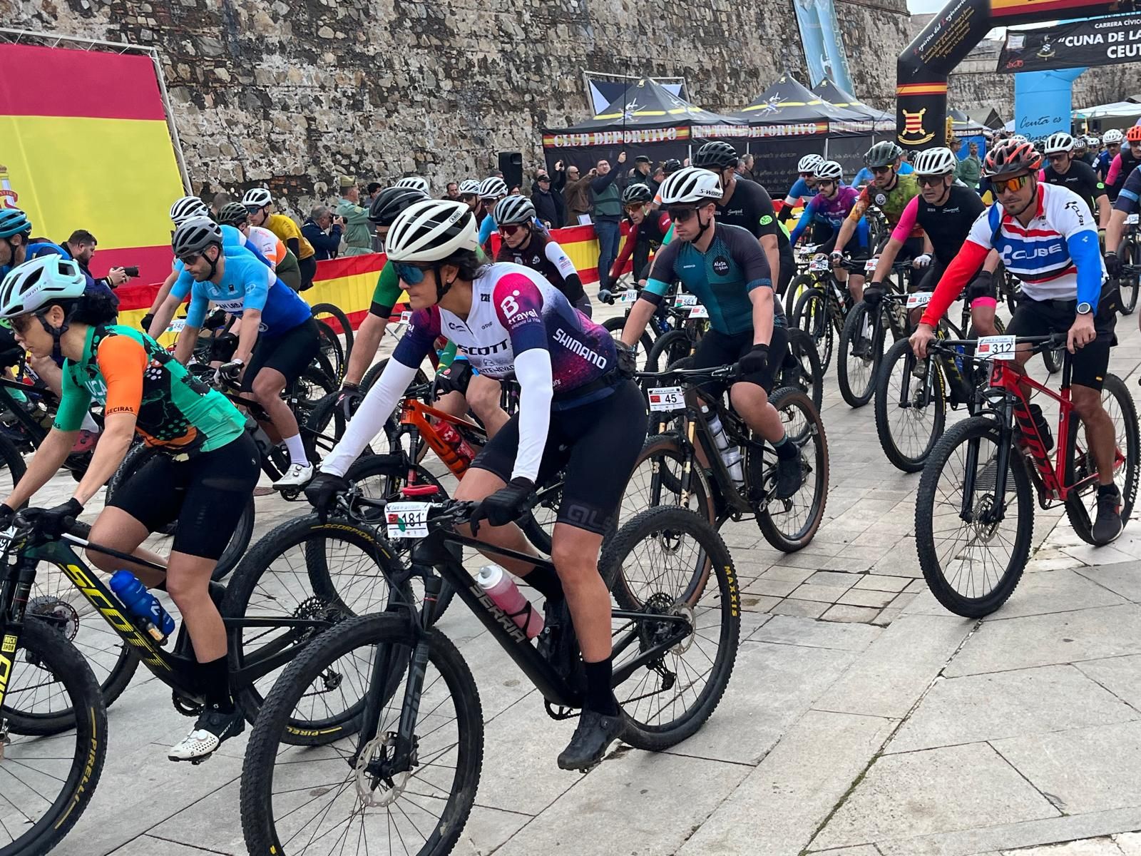 La previa y el inicio de la X Cuna de la Legión a través del objetivo de Reduan