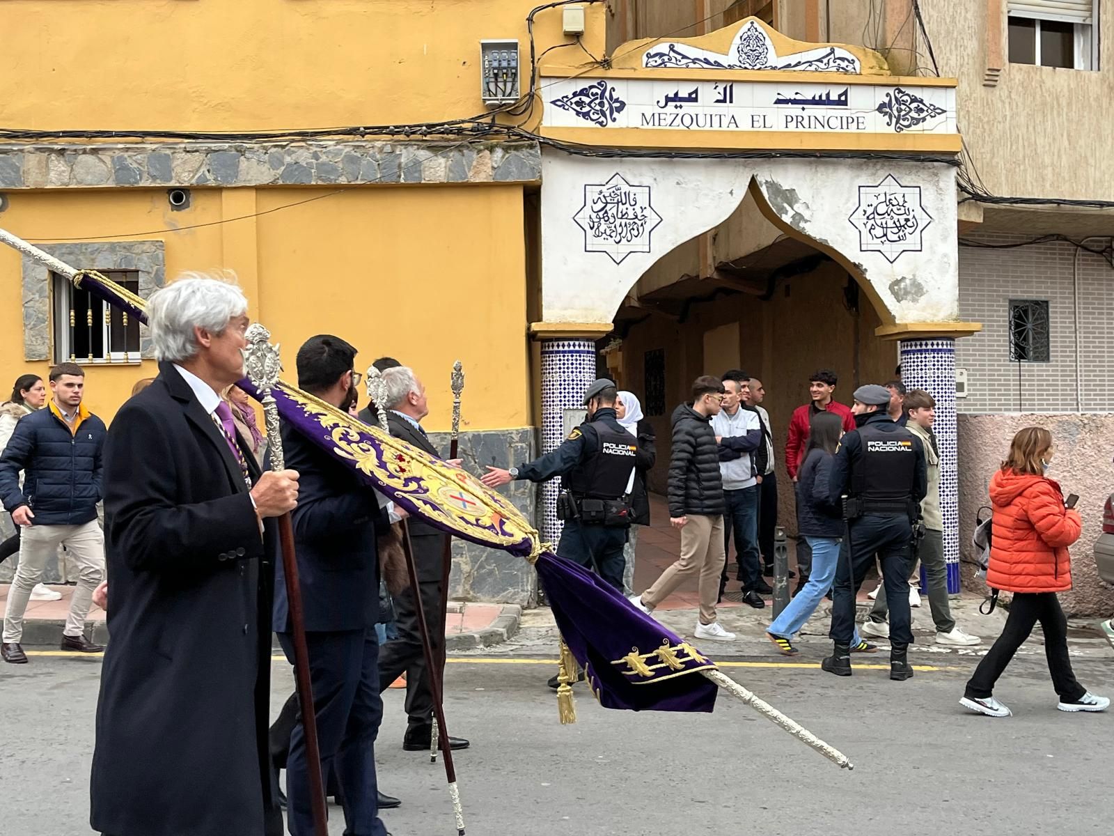 Así está siendo el traslado del Medinaceli y su Madre desde la barriada del Príncipe