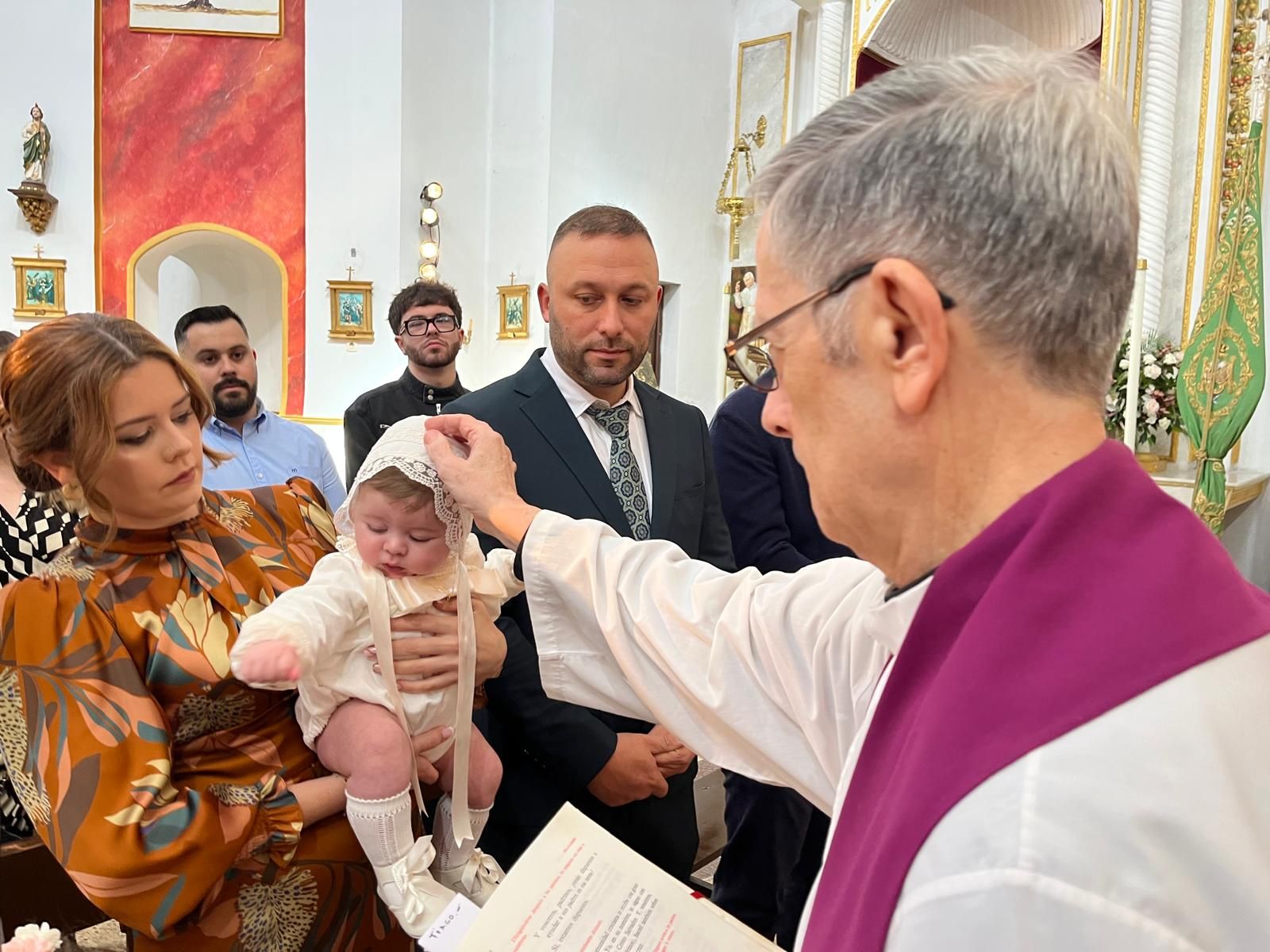 Tiago recibe el Sacramento del Bautismo en Santa Teresa