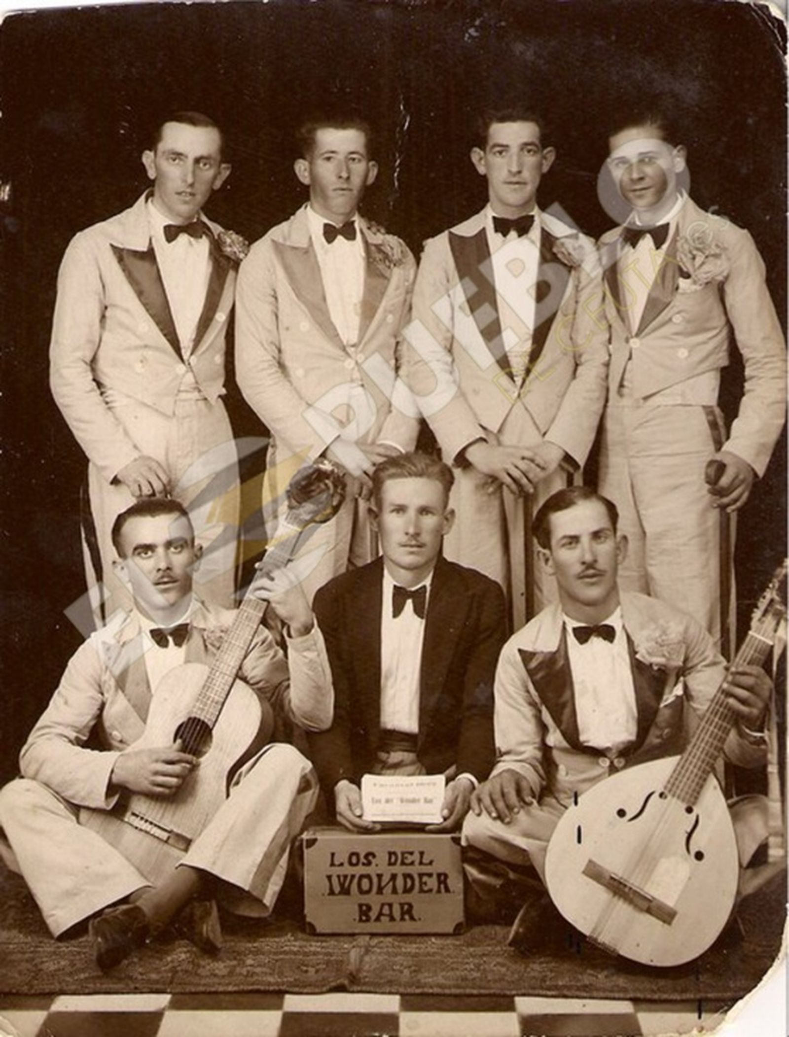 Murga de Ceuta. / FOTO ARCHIVO DE PACO SÁNCHEZ