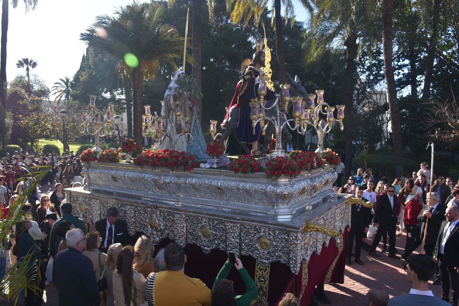 La Pollinica disfrutó este Domingo de Ramos de su Estación de Penitencia
