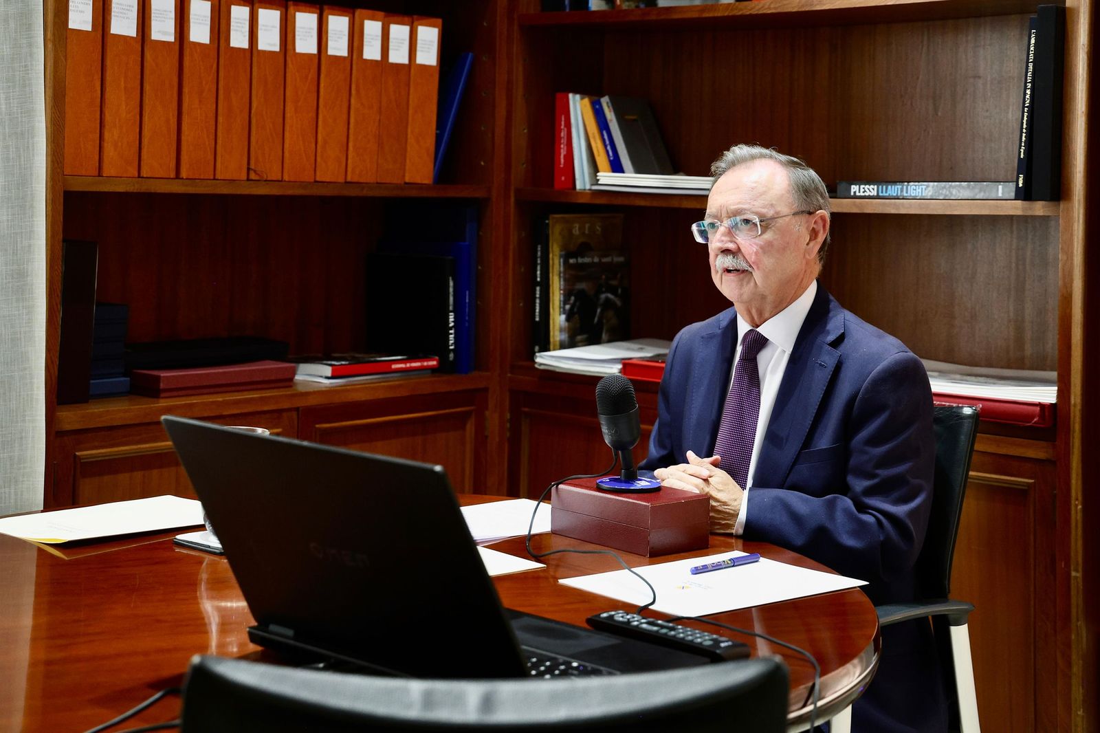 Juan Vivas durante la conferencia telemática en la Eurocámara