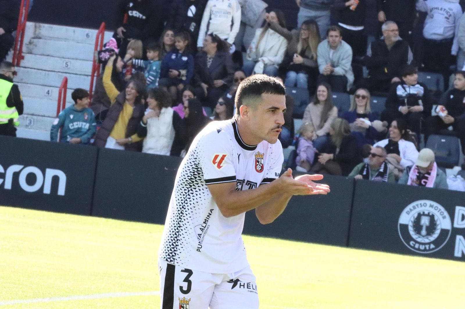 FOTOGALERÍA | Así se vivio la sexta victoria ceutí en el Alfonso Murube