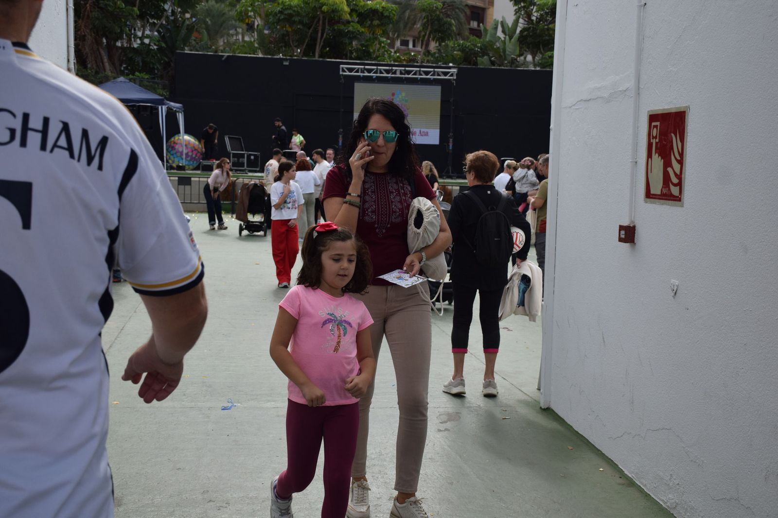 Ceuta celebra un Día de la Mochila multitudinario bajo un ambiente festivo y familiar Ceuta celebra un Día de la Mochila multitudinario bajo un ambiente festivo y familiar
