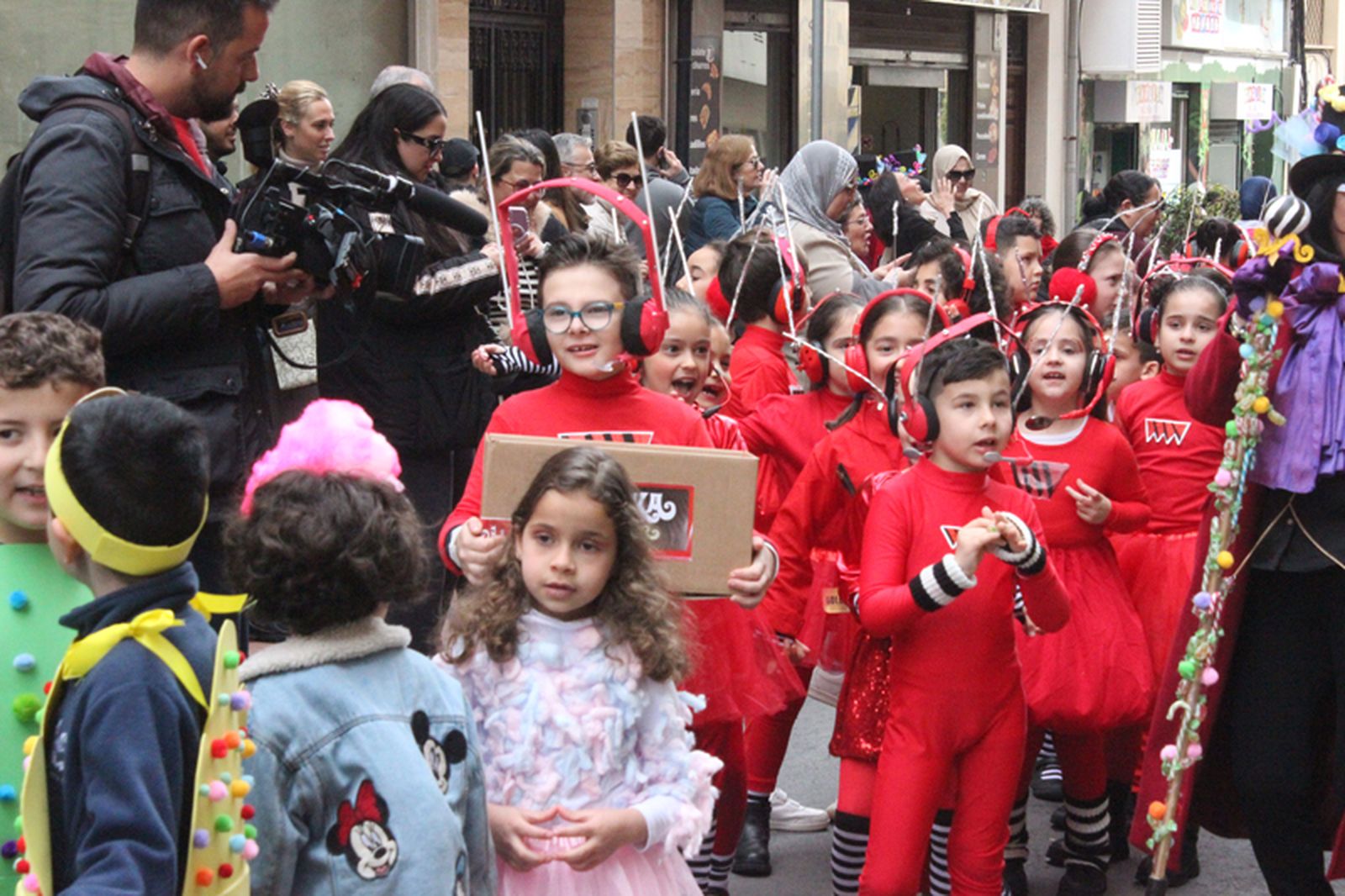 Pasacalles de carnaval del Beatriz de Silva. / FOTO S.C.