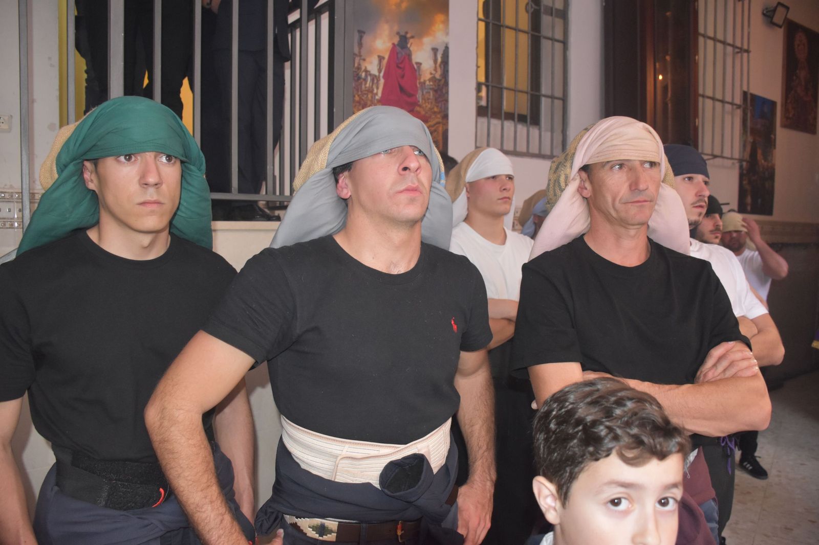 Aroma cofrade y estudiantil: Las Penas reina en el Jueves Santo