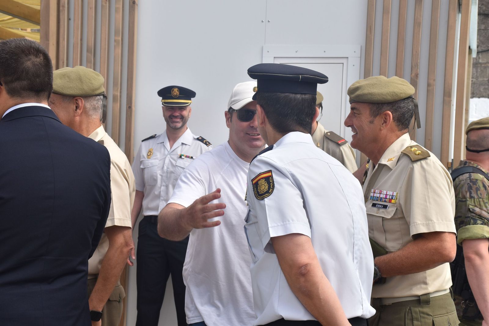 FOTOGALERÍA | Ceuta mira al cielo para celebrar a sus Fuerzas Armadas