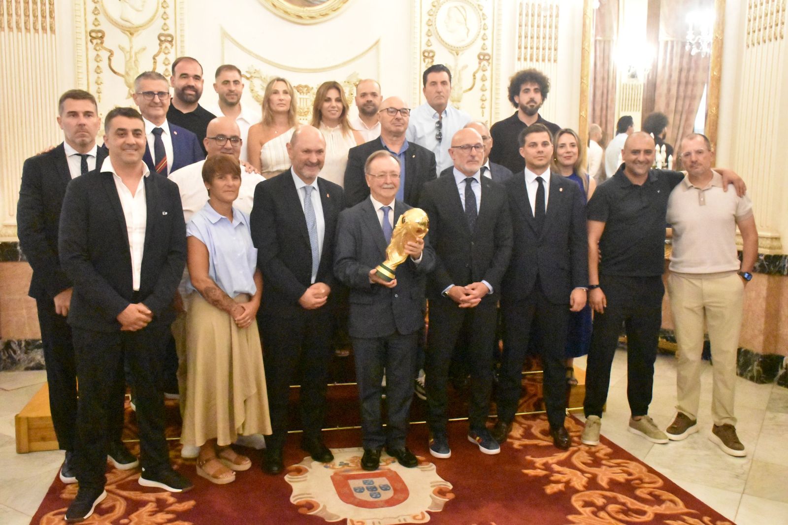 Ceuta, la primera ciudad que acoge la gira del trofeo de la Copa del Mundo