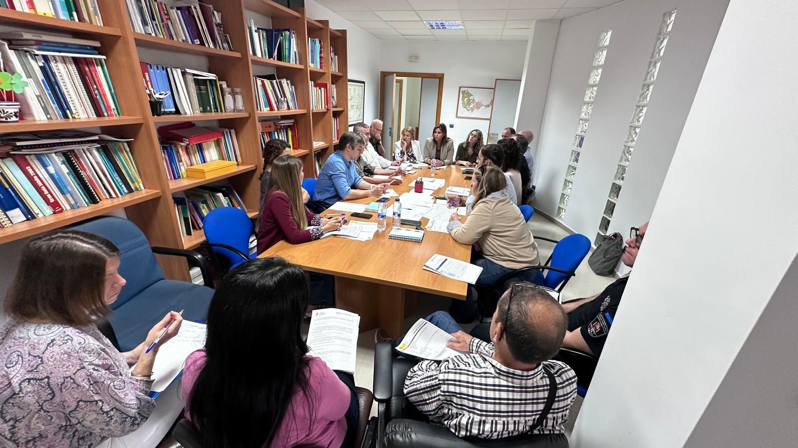 Reunión del comité para establecer los protocolos tras el foco de rabia en un perro de Ceuta