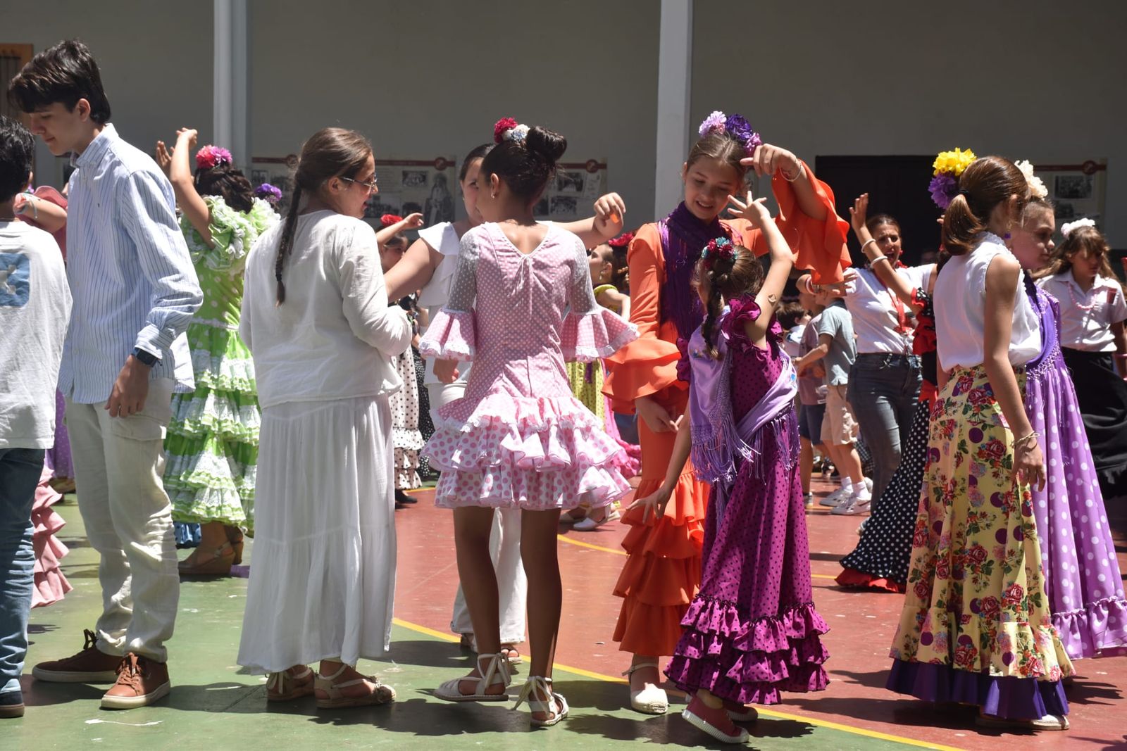 El Colegio de San Agustín disfruta de una feliz jornada solidaria con su Cruz de Mayo