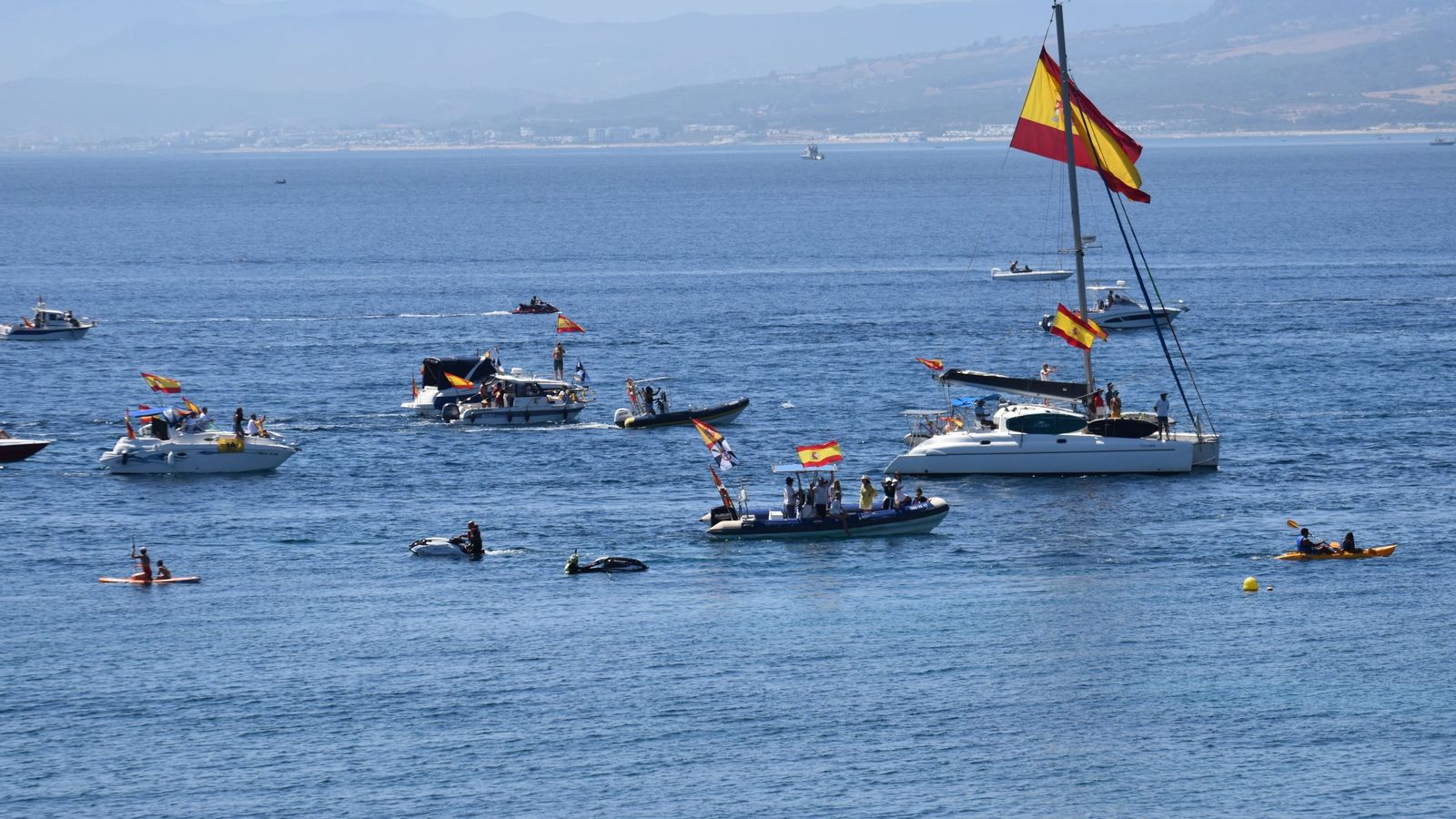 La Armada Solidaria navega por Ceuta