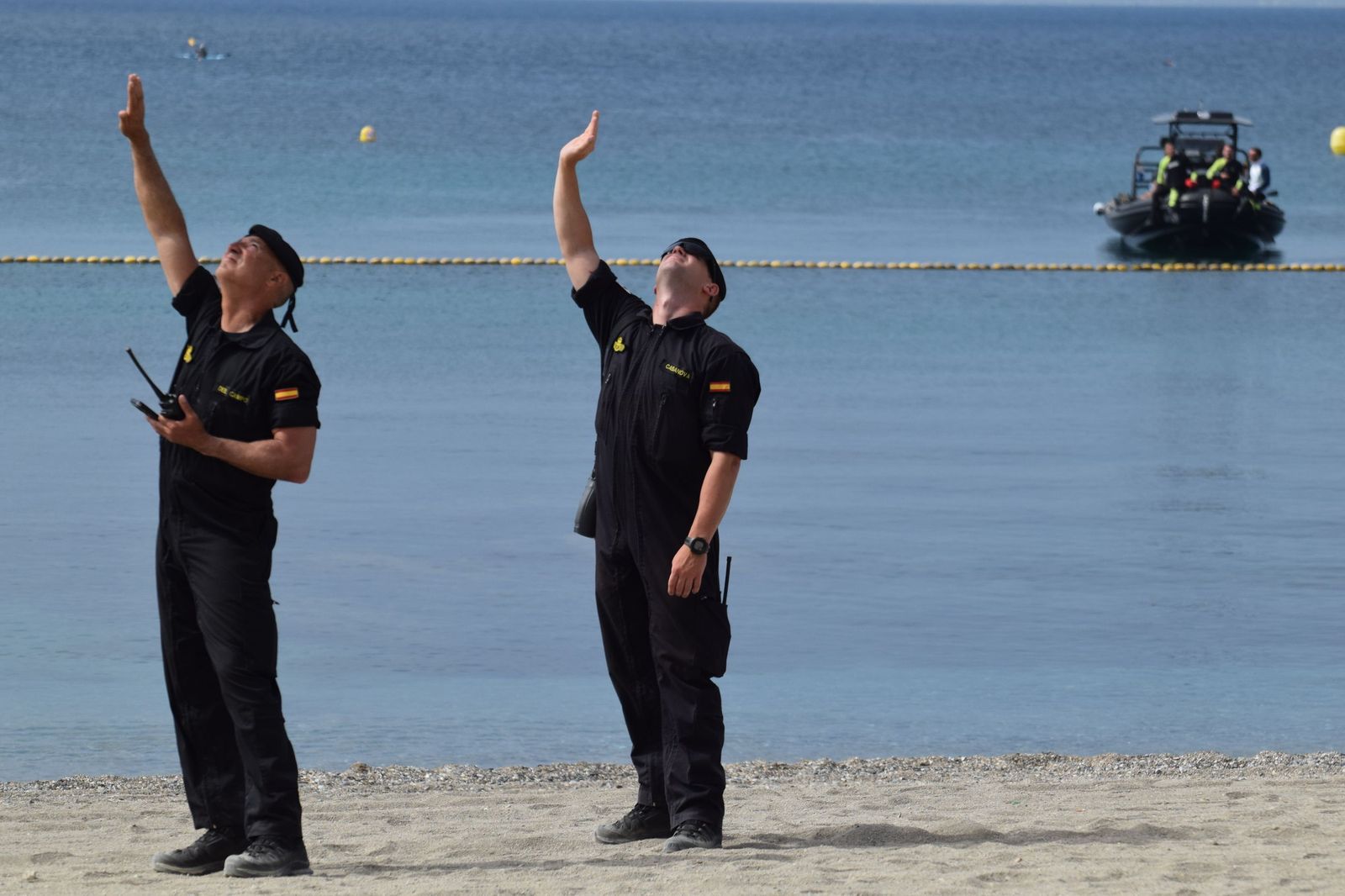 FOTOGALERÍA | Ceuta mira al cielo para celebrar a sus Fuerzas Armadas