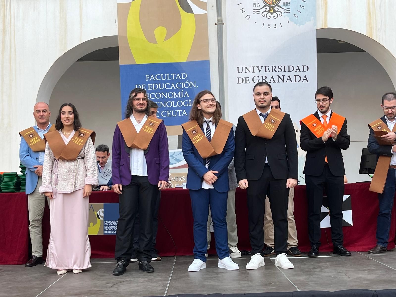 La Facultad de Educación, Economía y Tecnología celebra la graduación de su promoción 2022-2026
