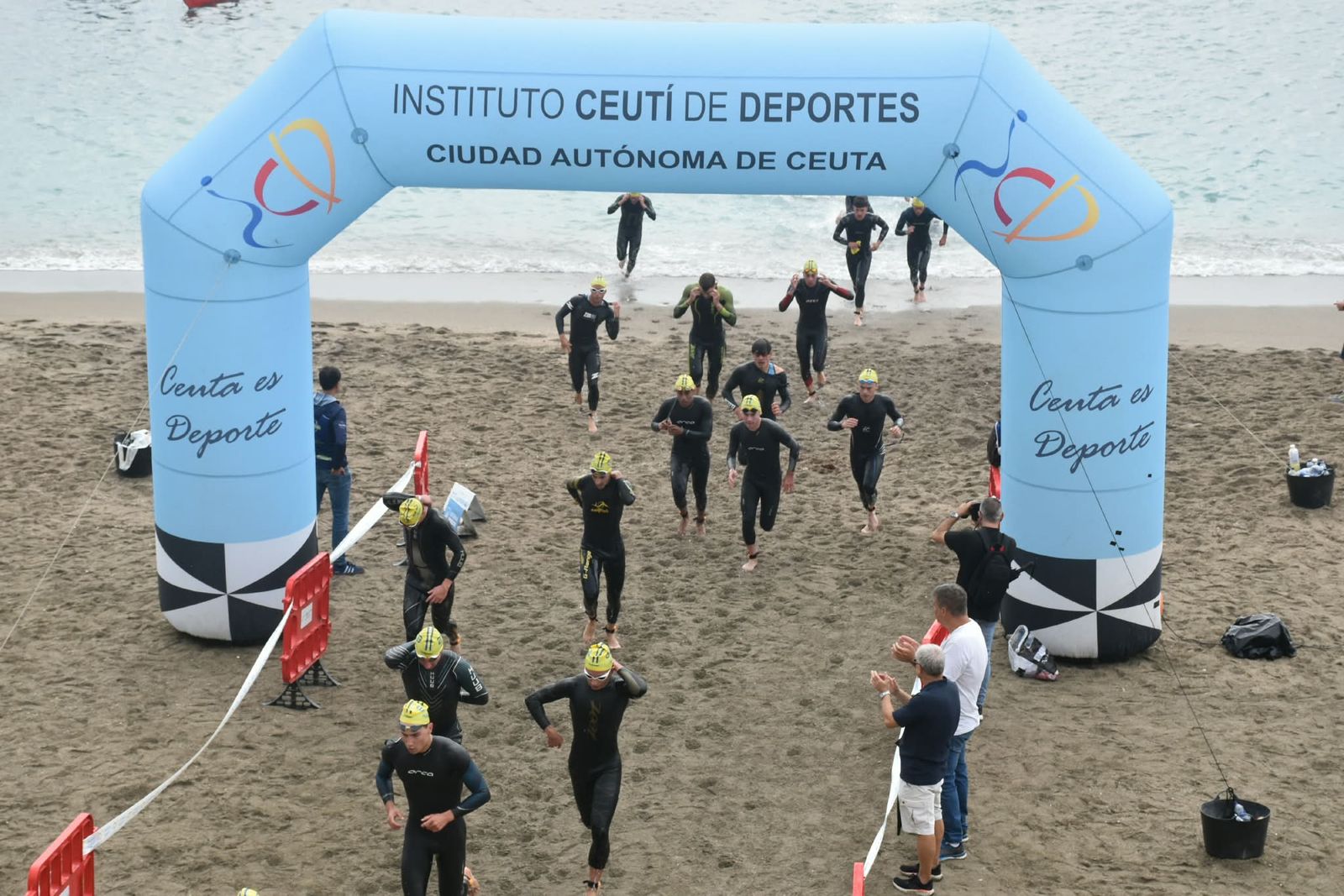 El alemán Jan Scheffold gana en un final muy igualado