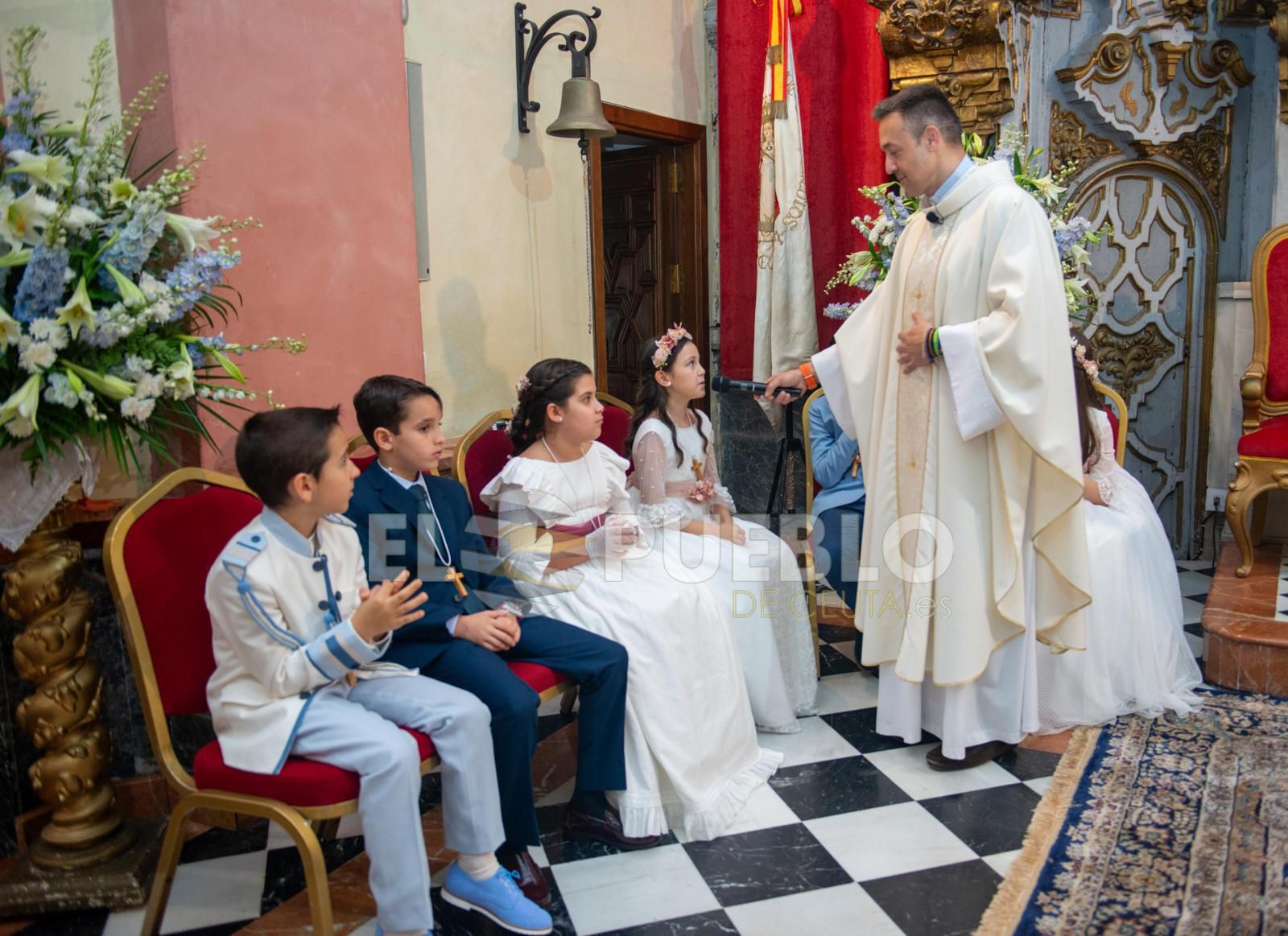 Comuniones en la Iglesia de Nuestra Señora de los Remedios
