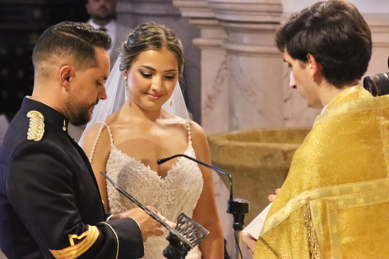 Clara e Iván sellan su amor en el Santuario