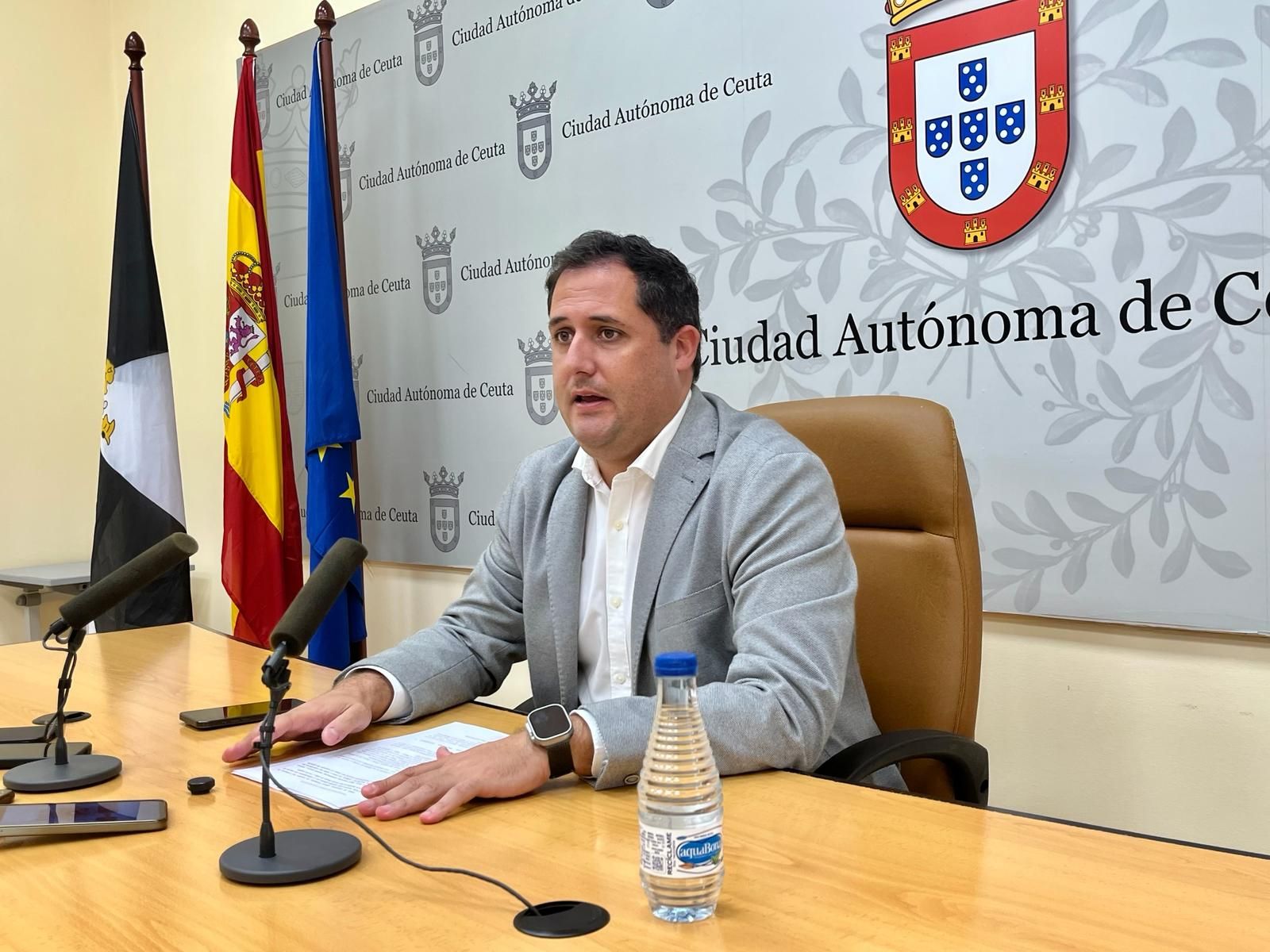 Alejandro Ramírez, portavoz del Gobierno de Ceuta, durante la rueda de prensa ofrecida tras el Consejo de Gobierno celebrado este martes para dar cuenta de los asuntos tratados.