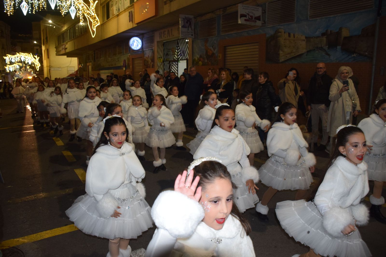 Los ceutíes se emocionan con la llegada de los Reyes Magos