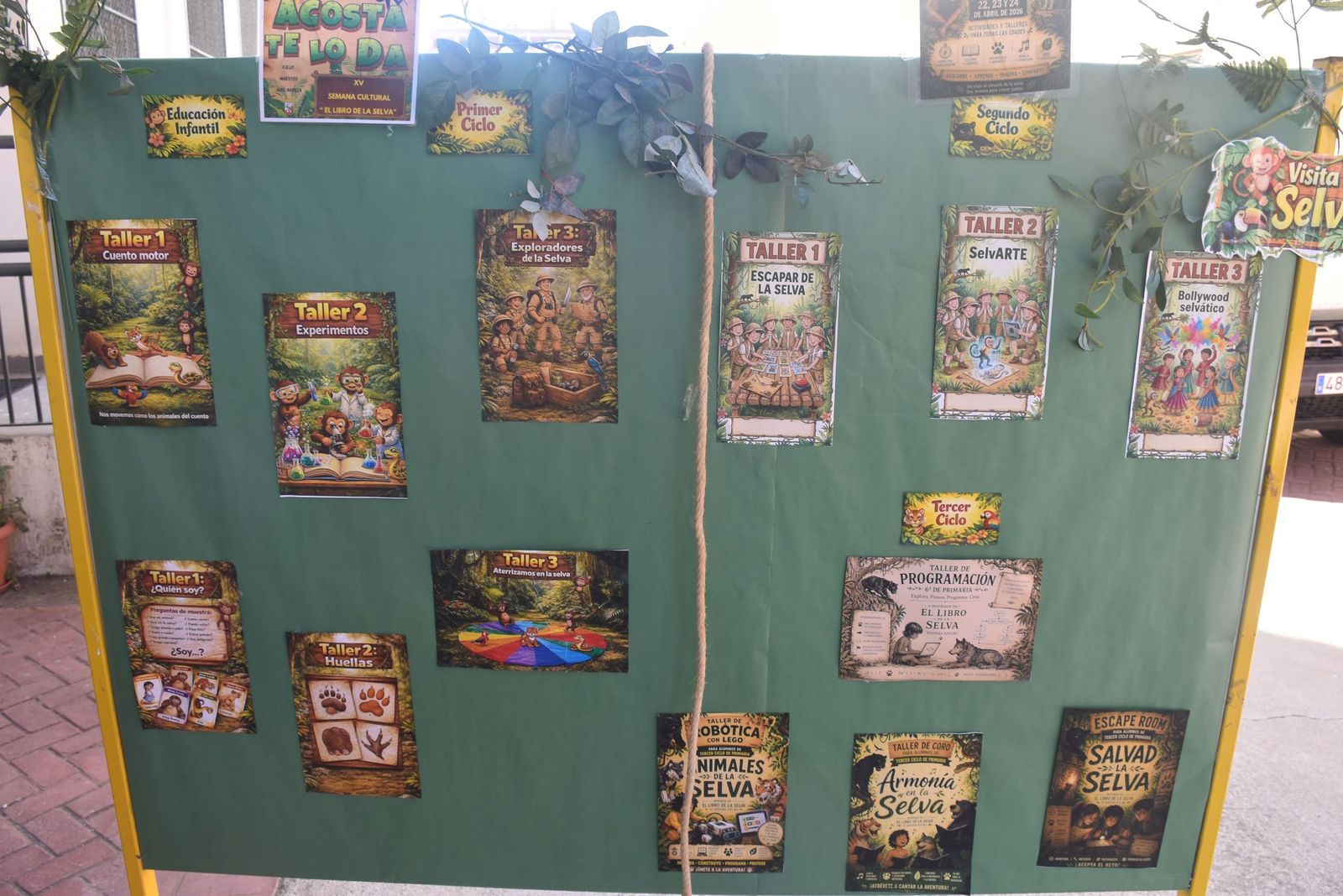 Simpática y colorida selva para poner fin a la Semana Cultural del 'José Acosta'