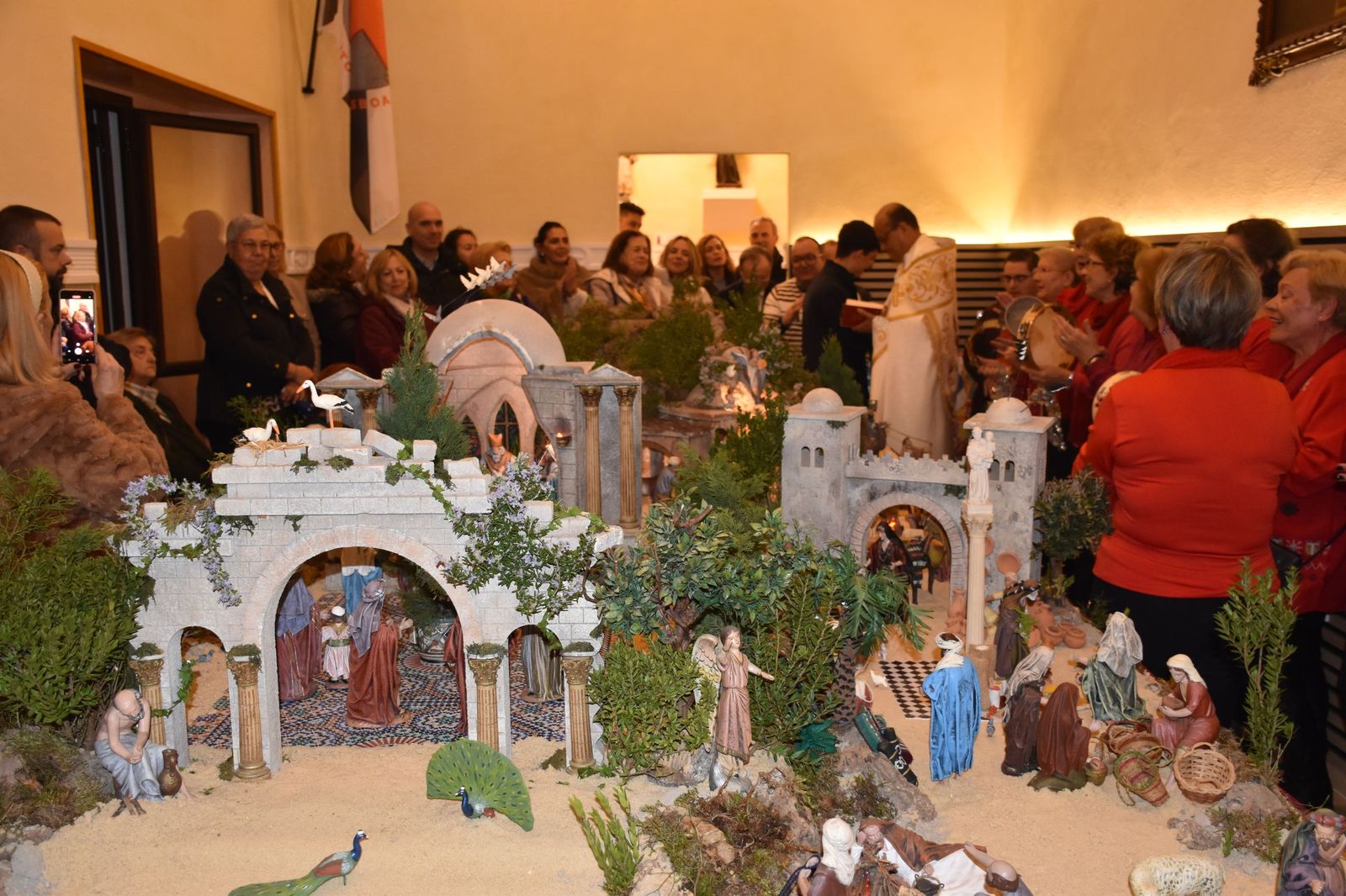 San Antonio inaugura la Navidad con la apertura de su tradicional belén