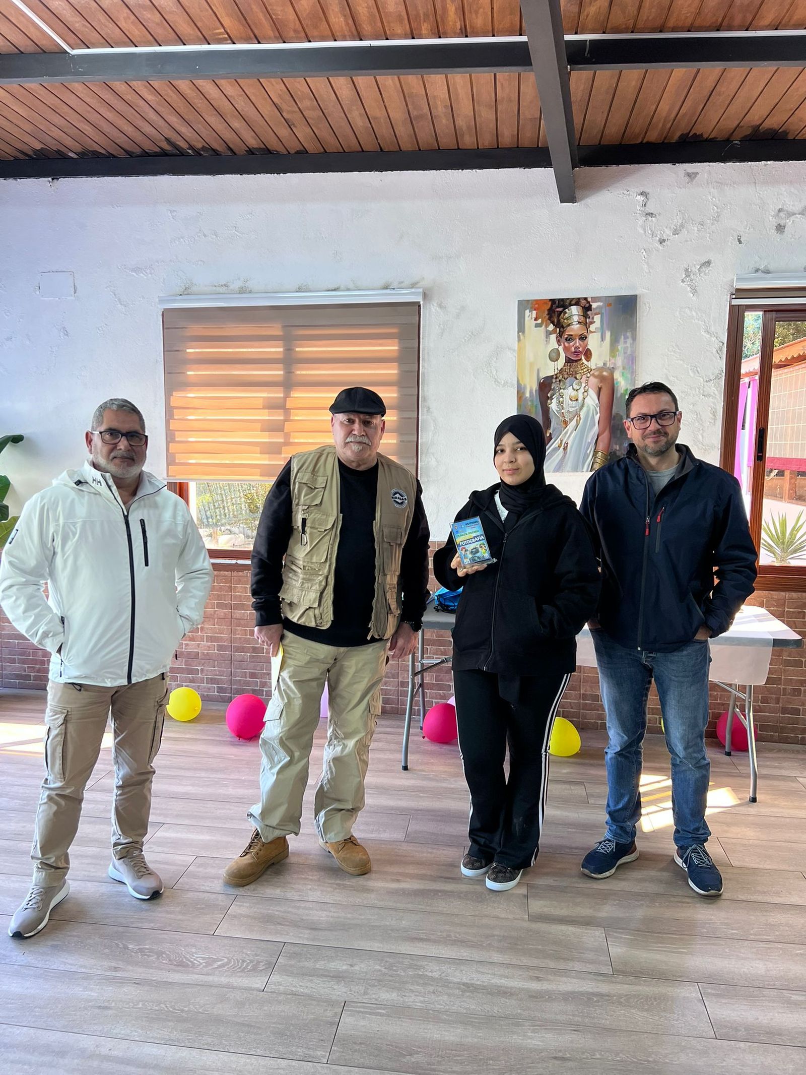 Entrega de premios del concurso de fotografía celebrado en el III Encuentro Local de Corresponsales Juveniles