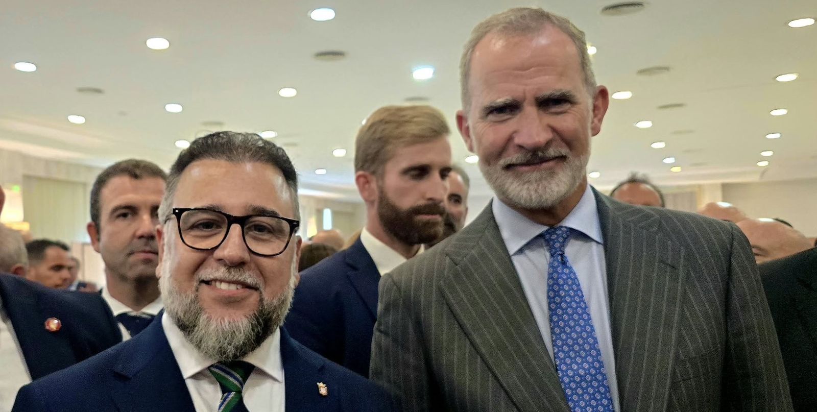 Ramón de la Cruz pide a Felipe VI que no olvide a Ceuta y Melilla durante la histórica visita de los Reyes