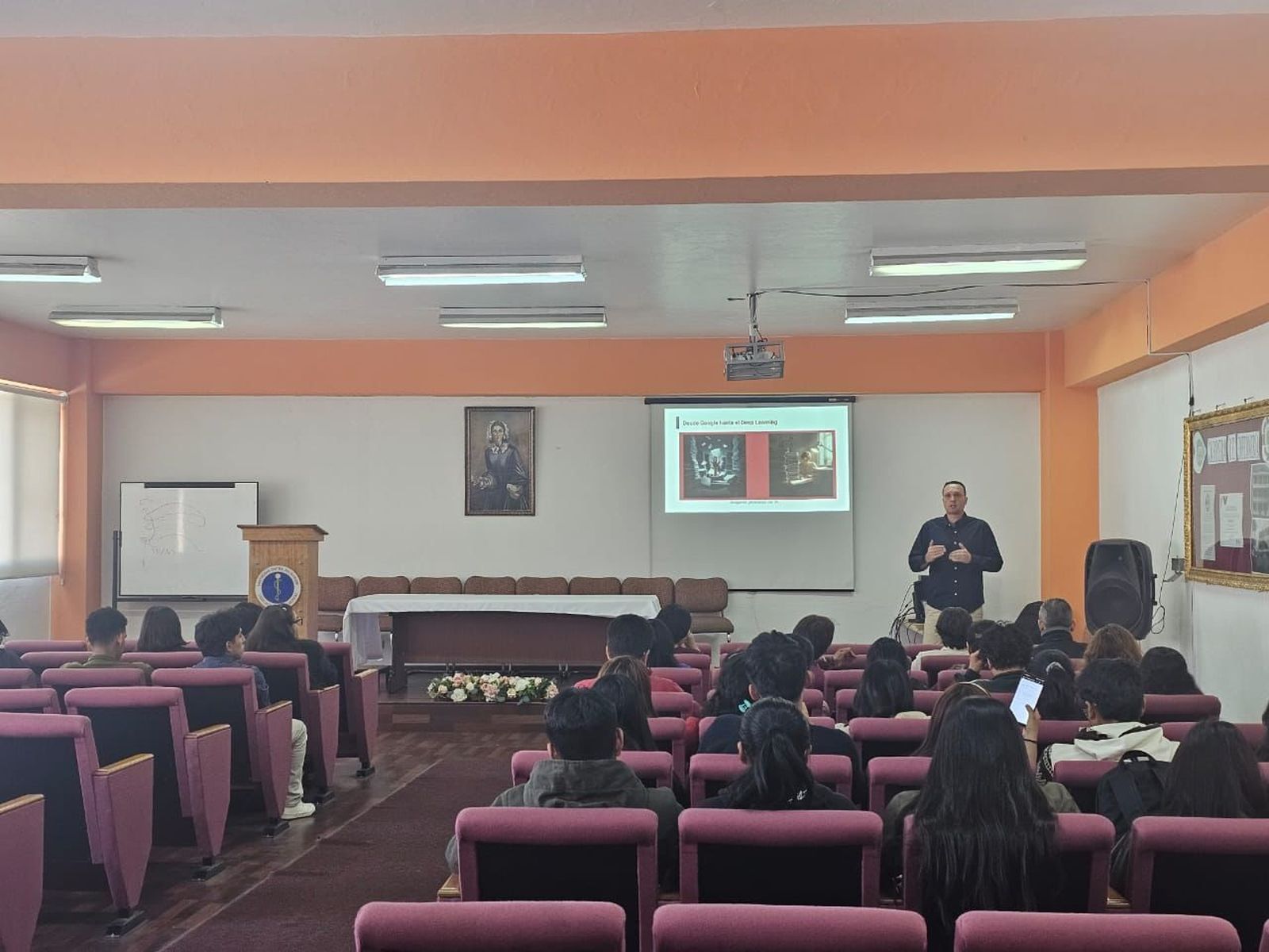 El ceutí Pablo Dúo lidera la formación en IA de la Universidad Central del Ecuador